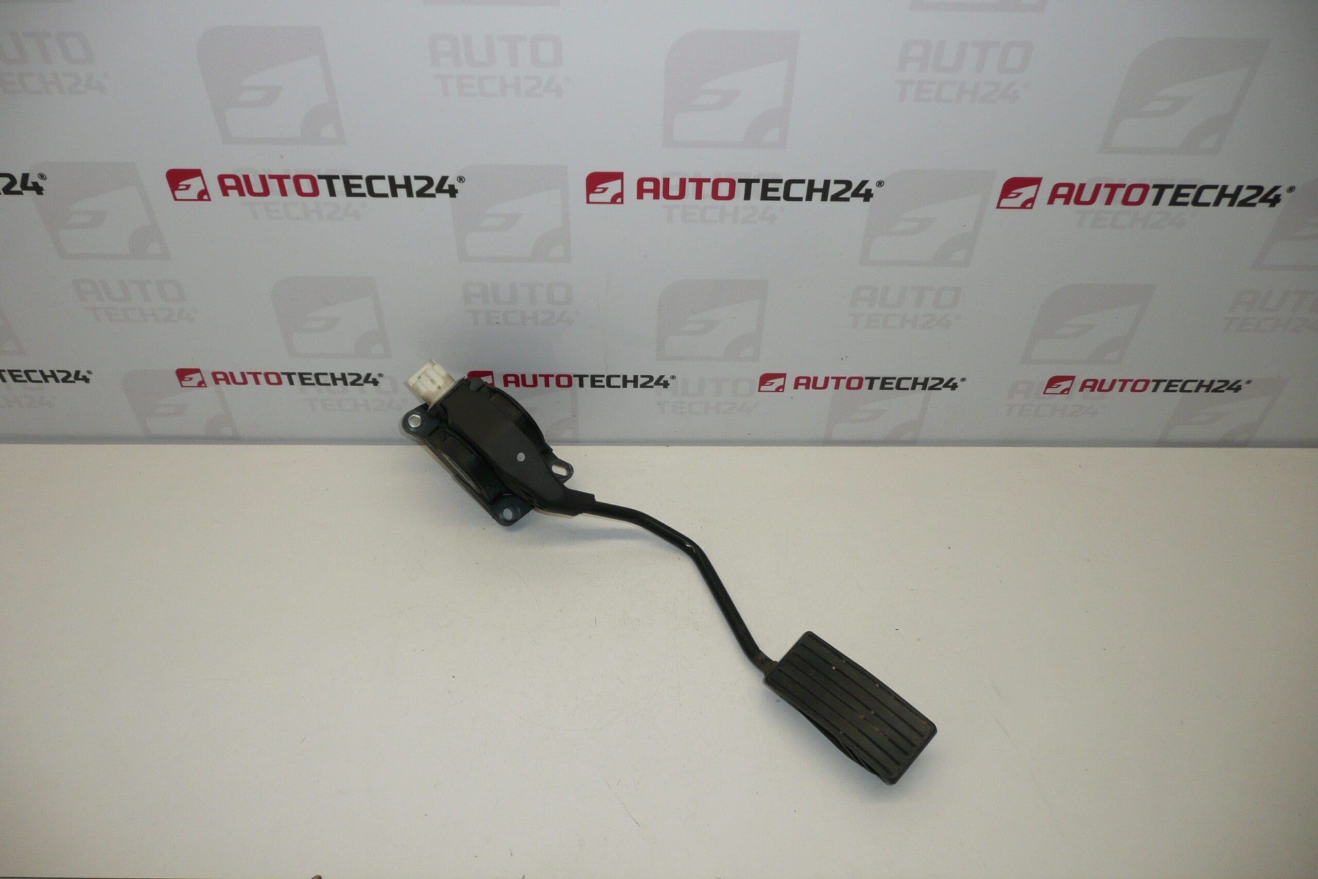 Plynový pedál Citroën Peugeot Bosch 0280752241 9644939680 1601N5