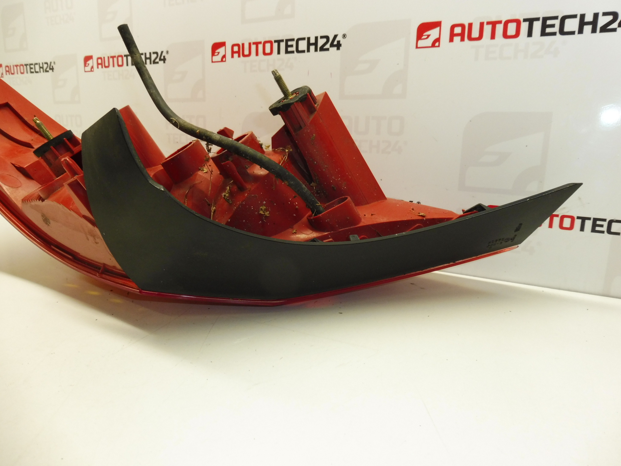 Levá zadní lampa Peugeot 407 COUPÉ 9648537680 6350Y1