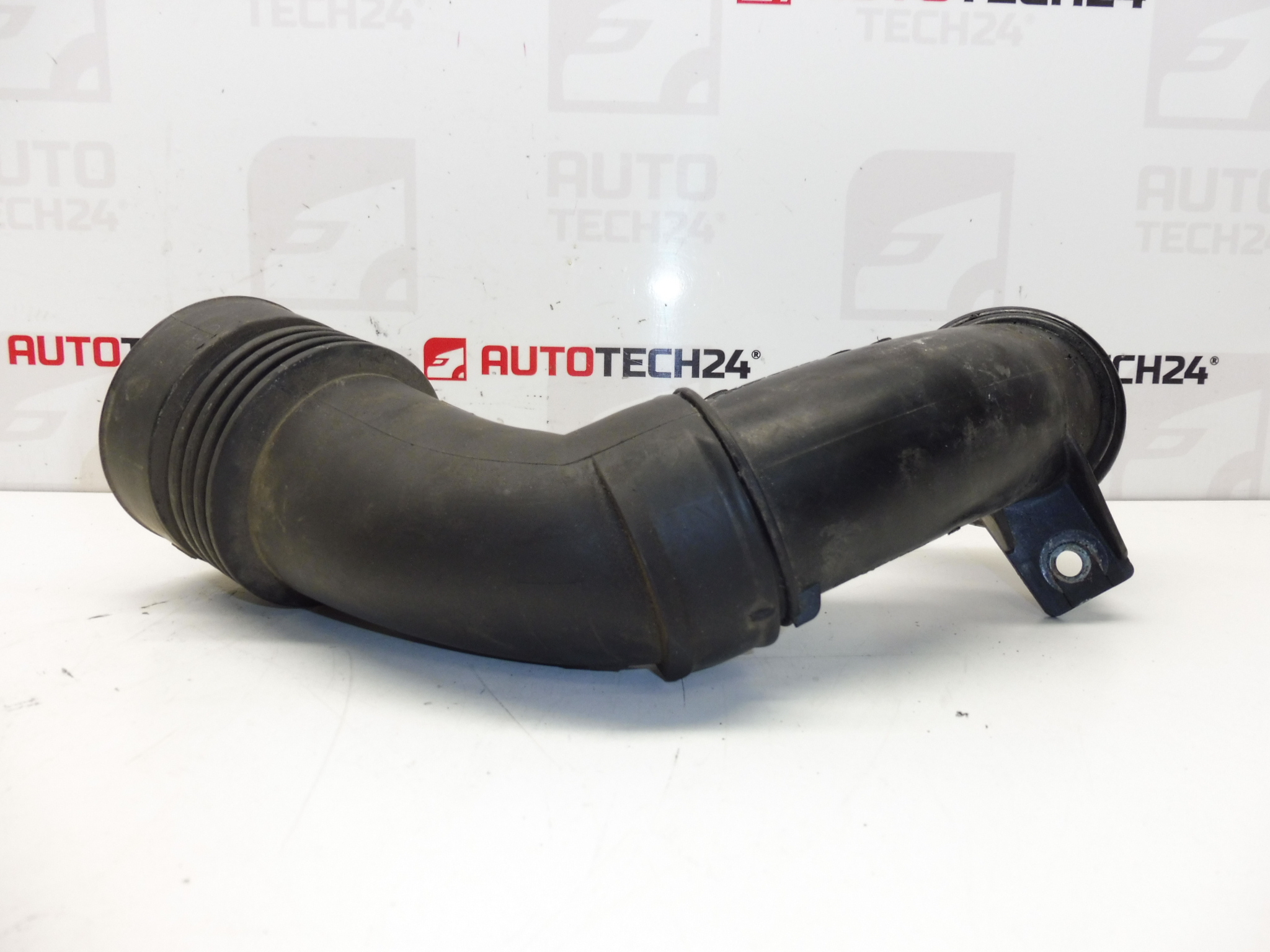 Trubka sání turba 1.6 e-HDI Citroën Peugeot 9683725080 1434F7