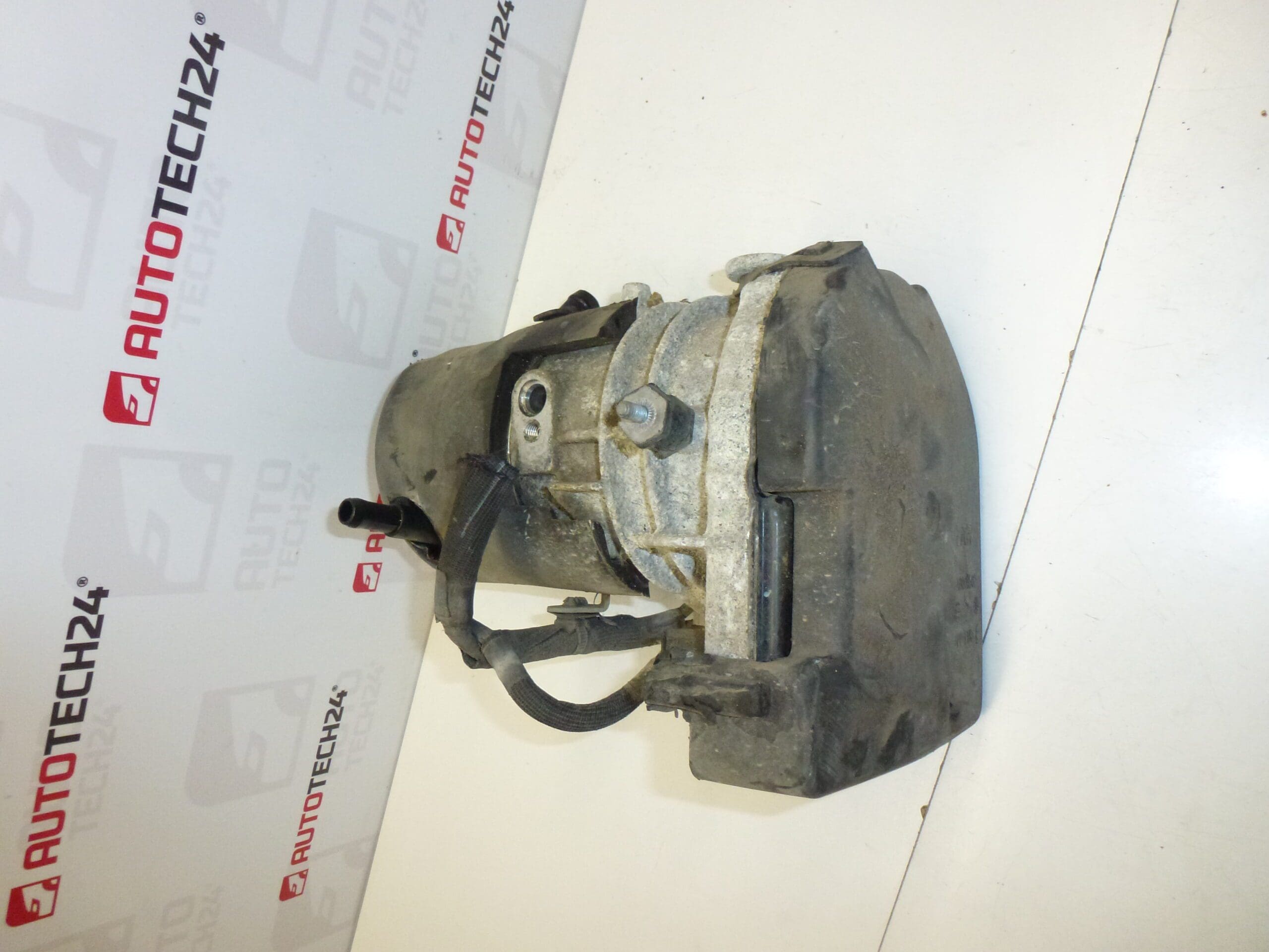 Čerpadlo posilovače řízení TRW Citroën C5 III X7 9633173780 4008E2