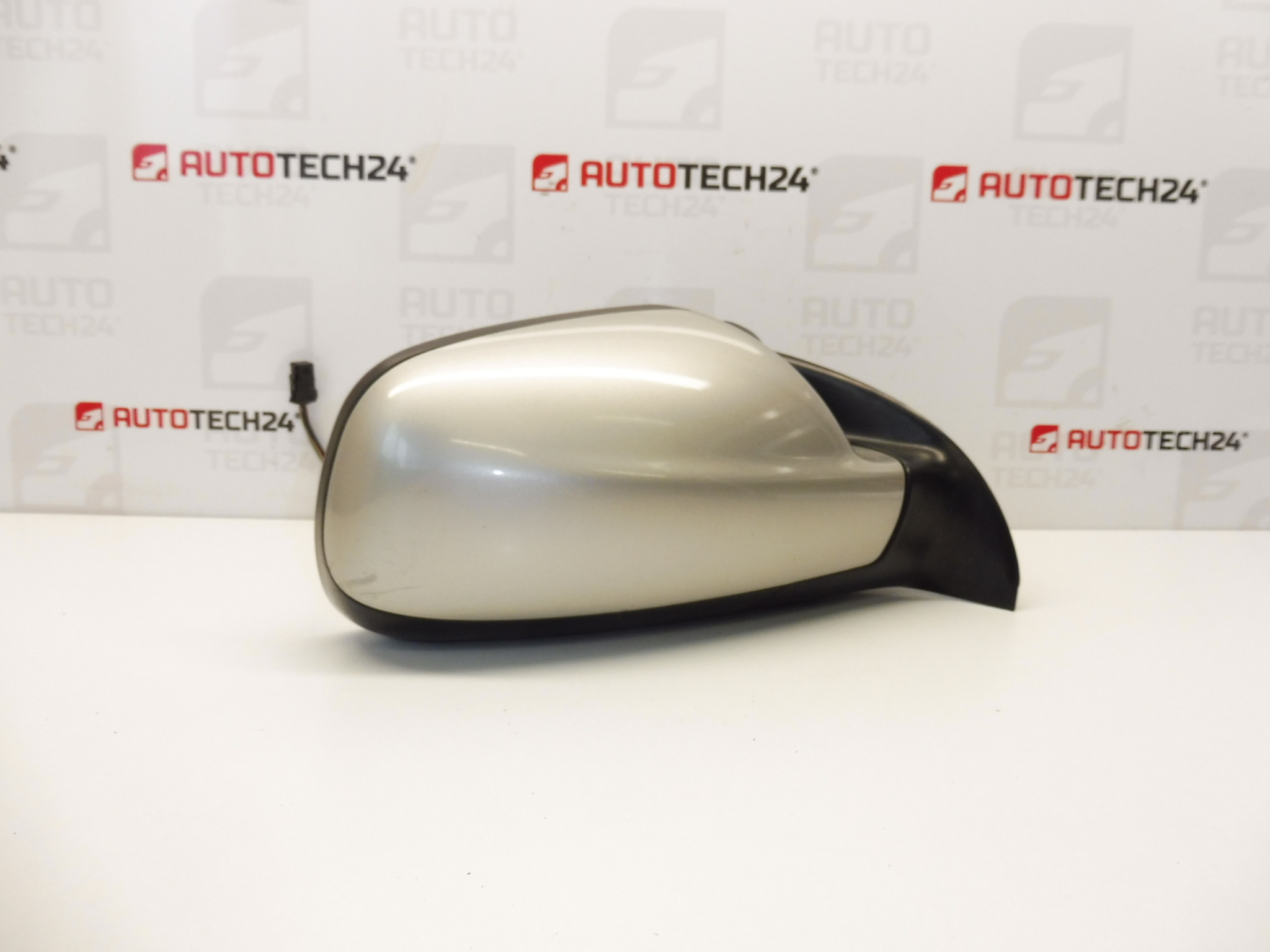 Pravé zrcátko Peugeot 307 šedá ETSC 8149AX