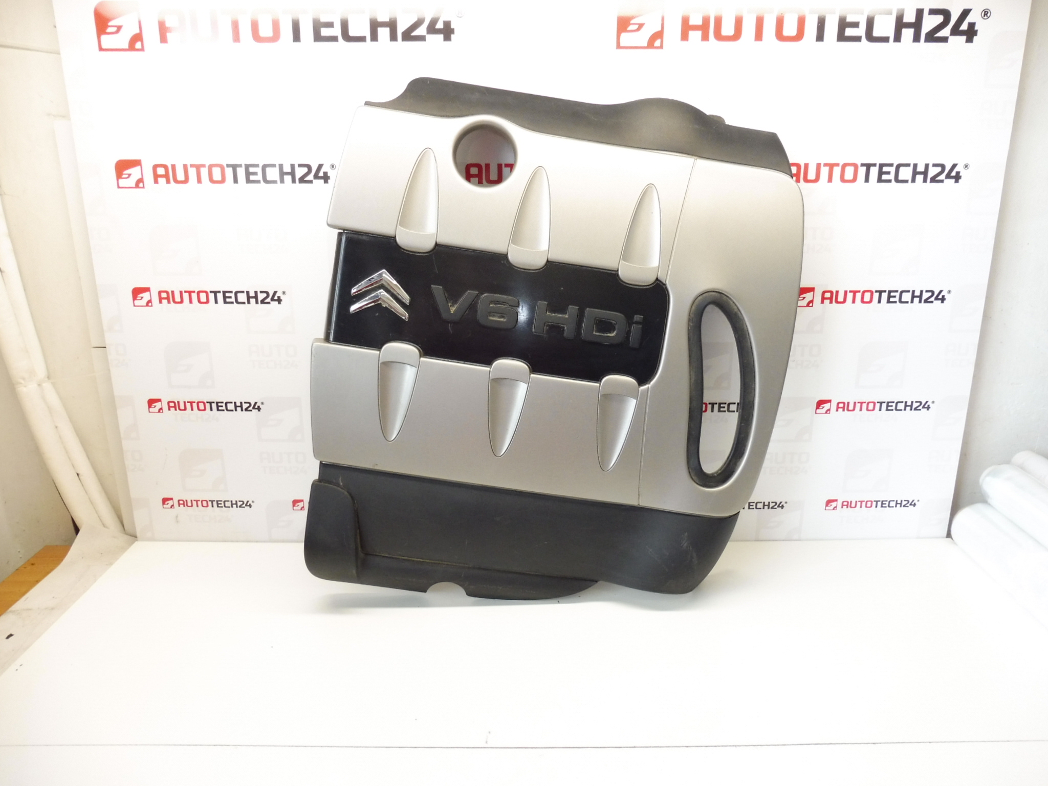 Kryt motoru Citroën 3.0 HDI 9667247980 9667247880 0137H6