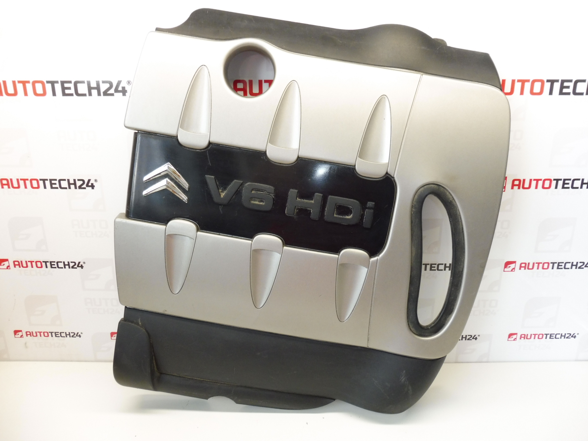 Kryt motoru Citroën 3.0 HDI 9667247980 9667247880 0137H6