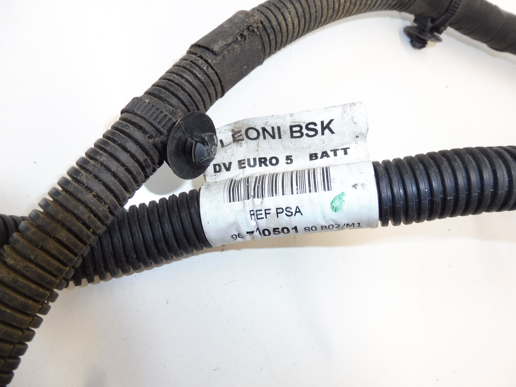 Kabel připojení + pólu v motoru Citroën Peugeot 9671050180 5642YN 9803510980