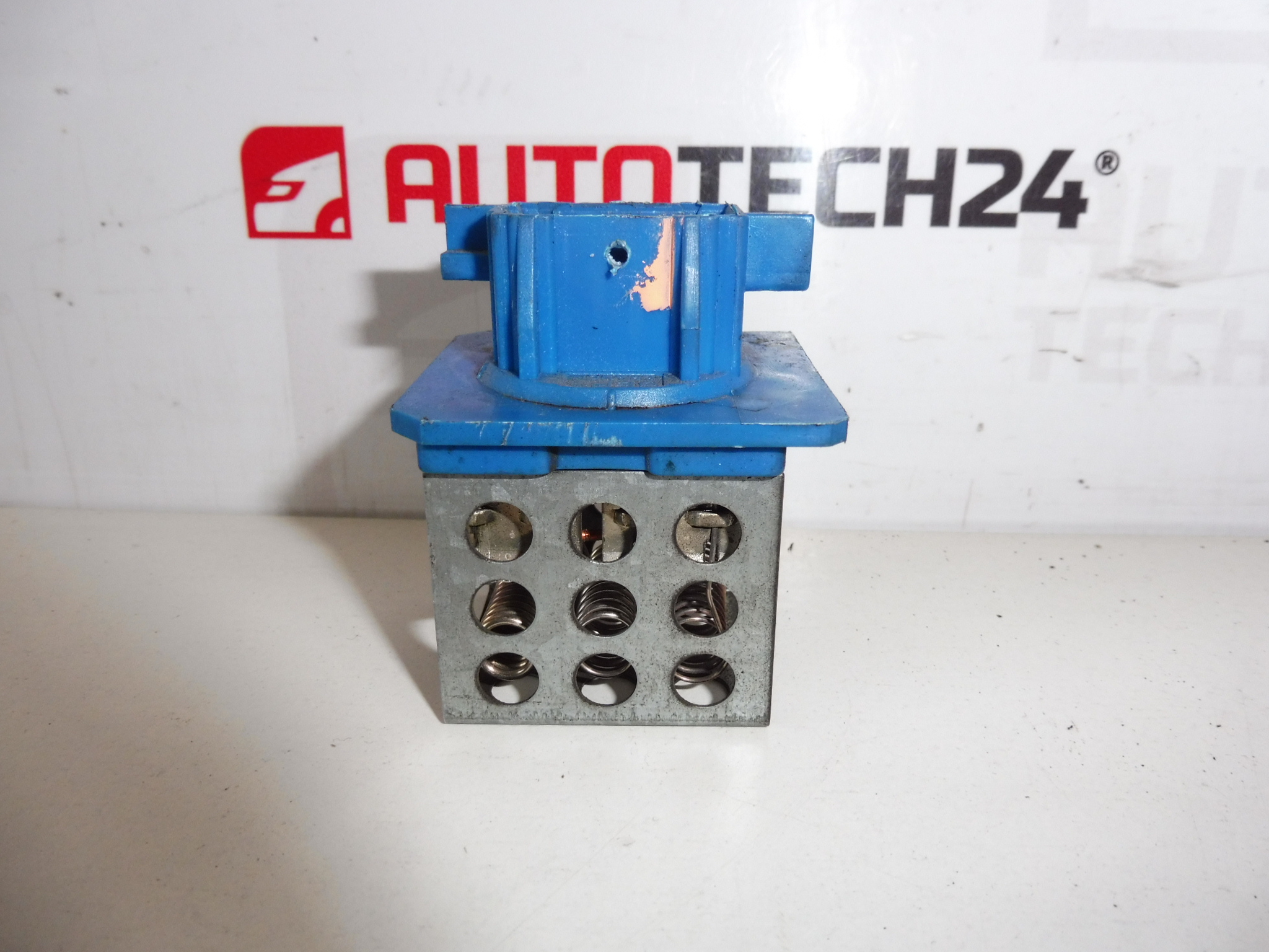 Regulátor otáček ventilátoru Citroën Peugeot 6450EP