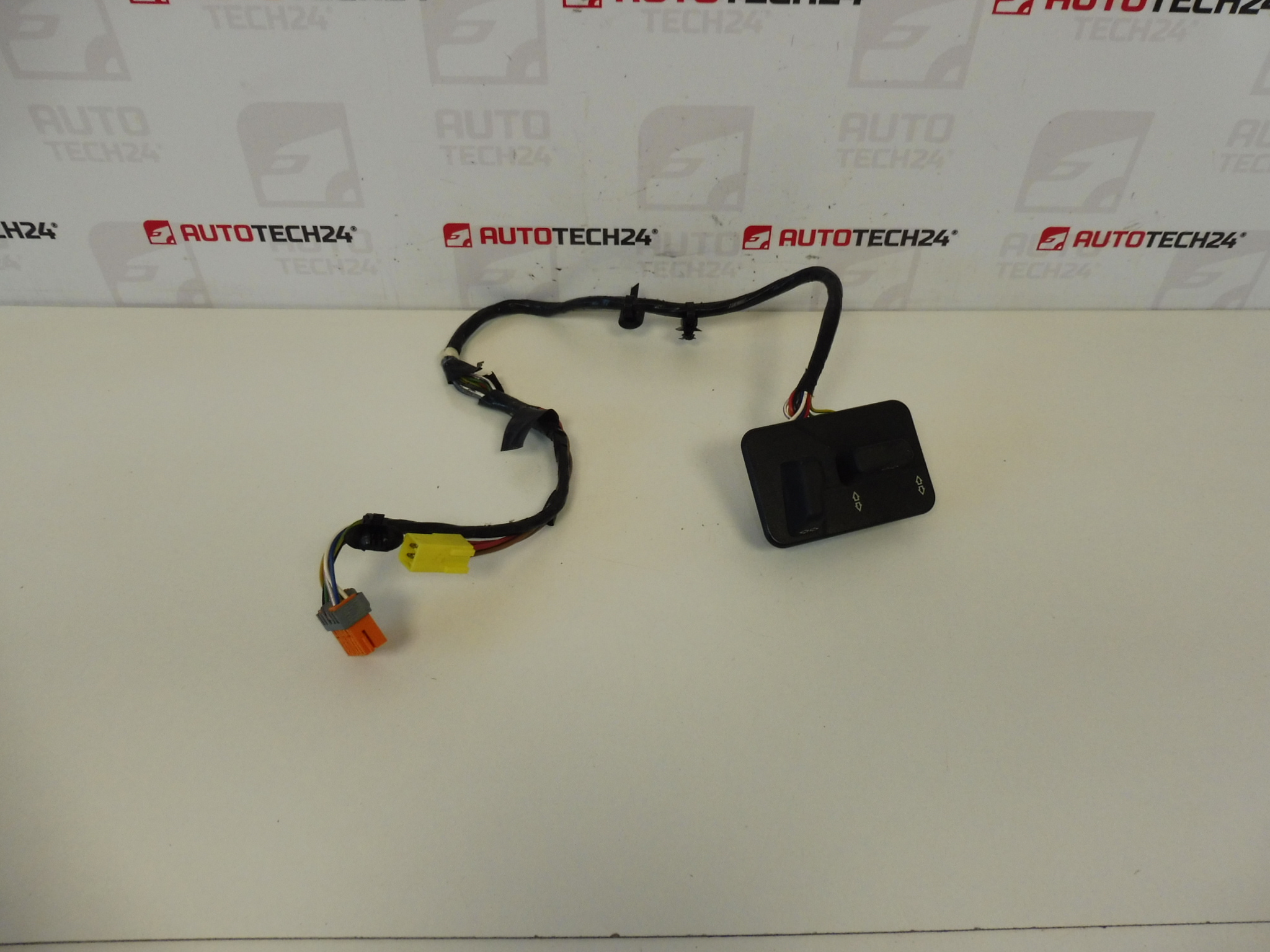 Ovladač elektrického sedadla Citroën Peugeot 6556H0