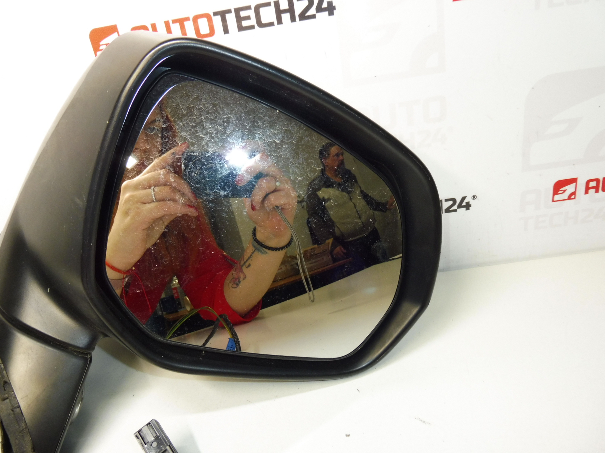 Pravé zrcátko EKQD Citroën C4 Picasso 8153G9