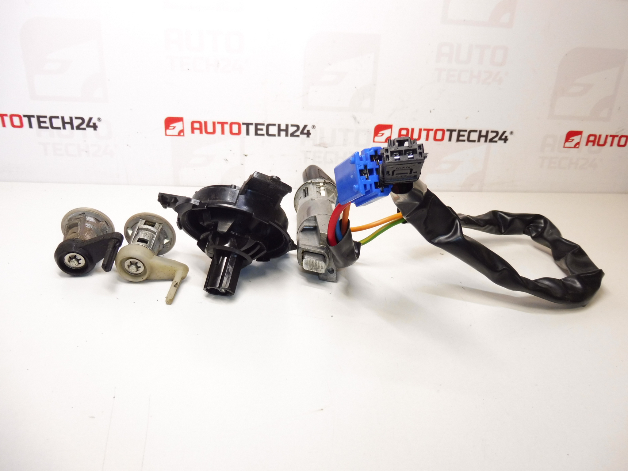 Sada zámků Peugeot 206 206+ 1 klíč 4162NR 4162EZ