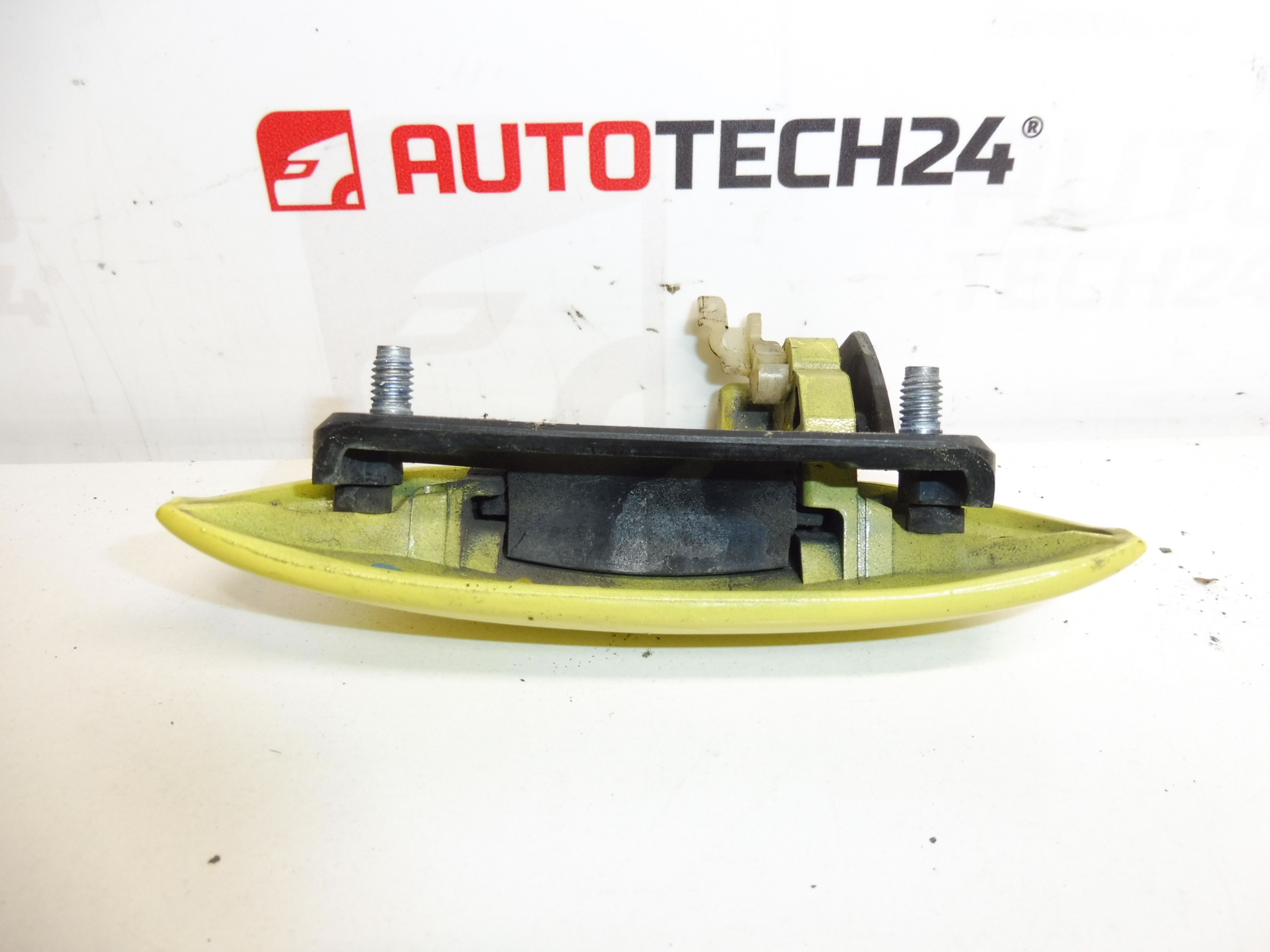 Klika pravých předních dveří KBL Citroën C1 Peugeot 107 9101AH