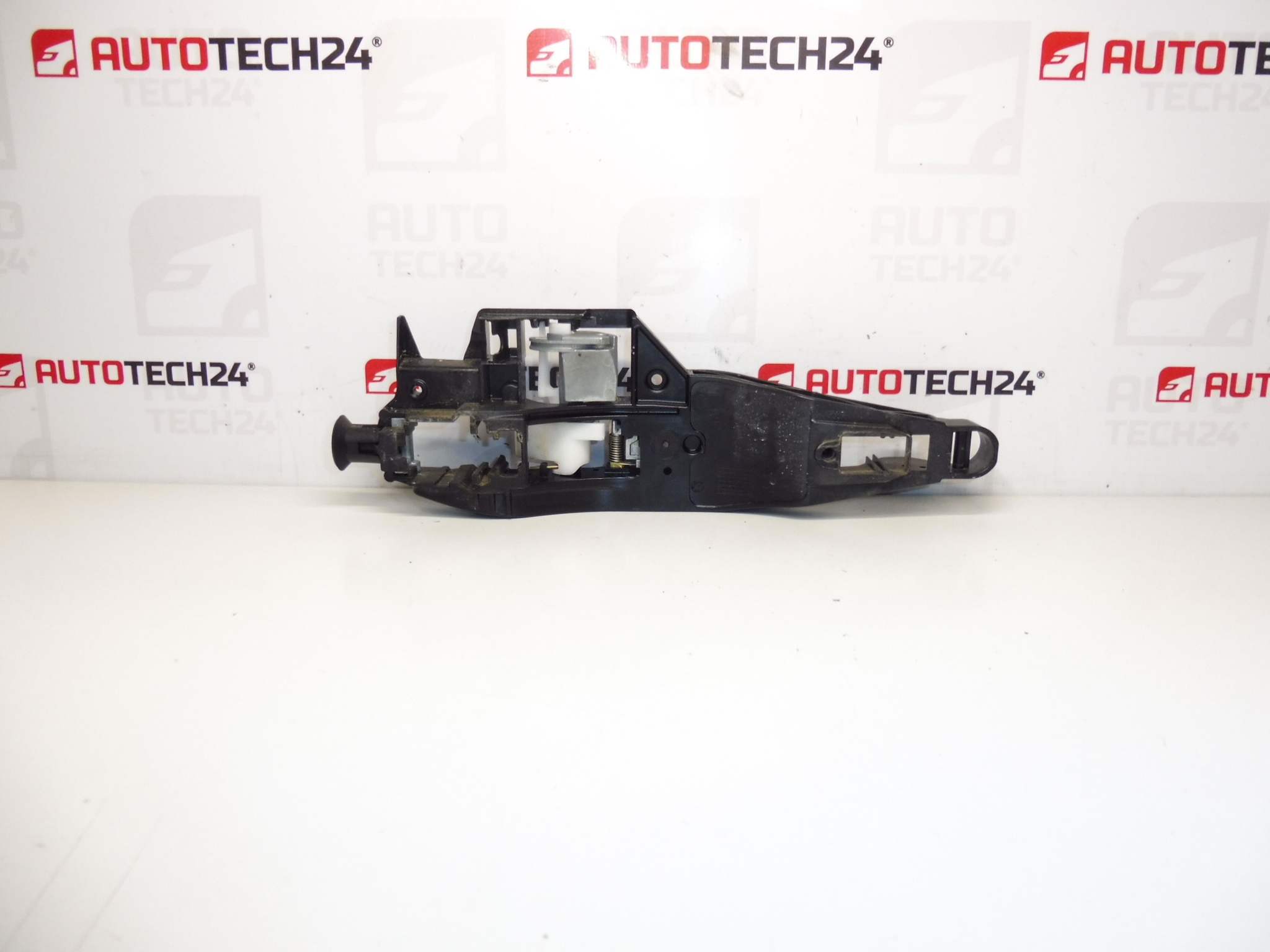 Upevnění kliky pravých zadních dveří Citroën C3 Picasso 9109E7