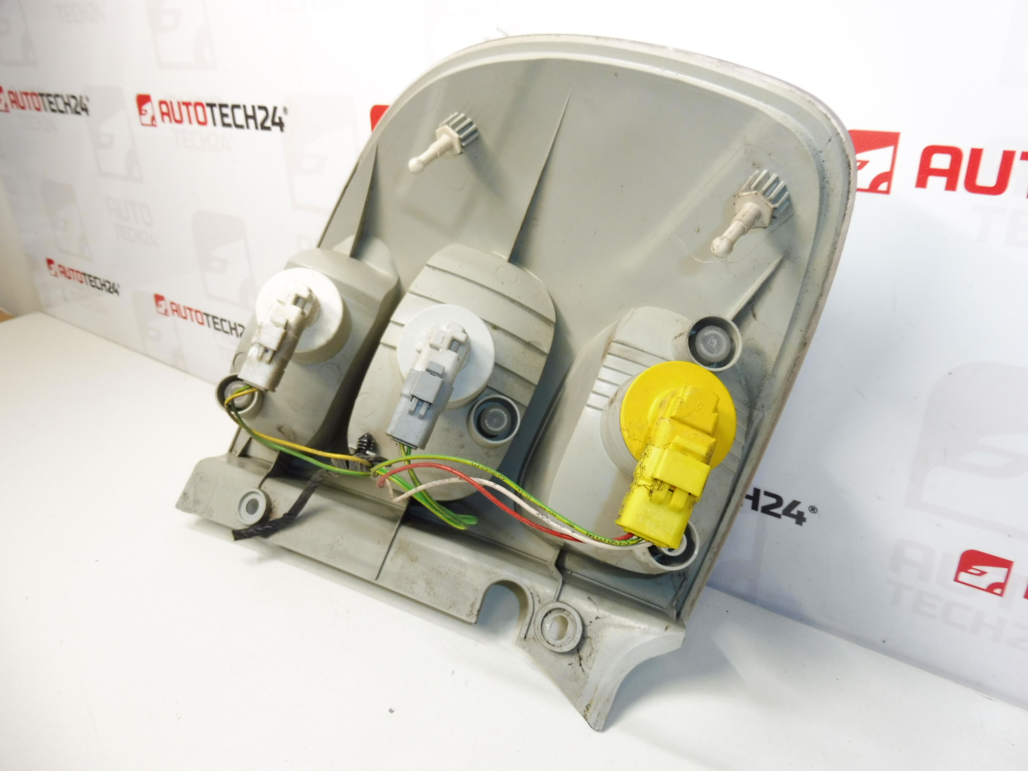 Zadní pravé světlo Citroën C3 PLURIEL 9641775180 6351R6