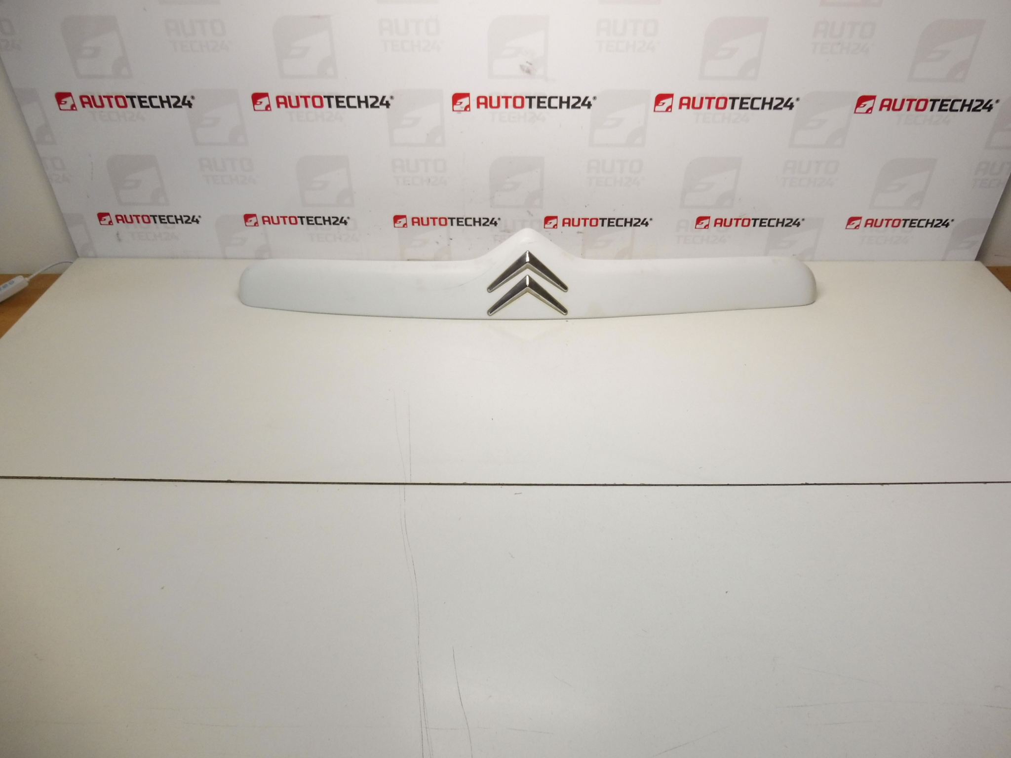 Madlo zadního víka Citroën Xsara II Kombi EWPA 9636077177 8742A6