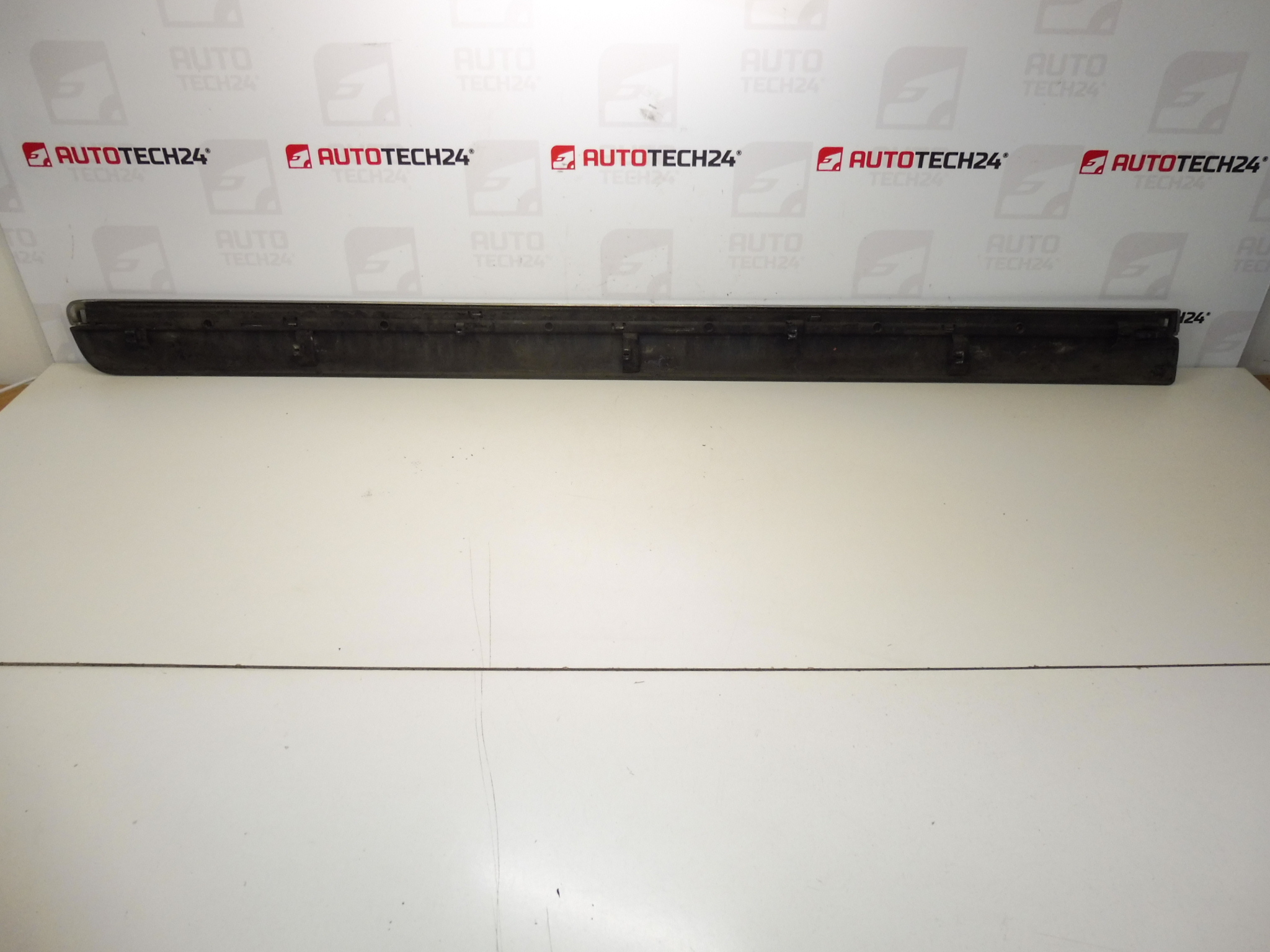 Lišta levých zadních dveří Citroen C8 Peugeot 807 EZW 1401029977 8546W2
