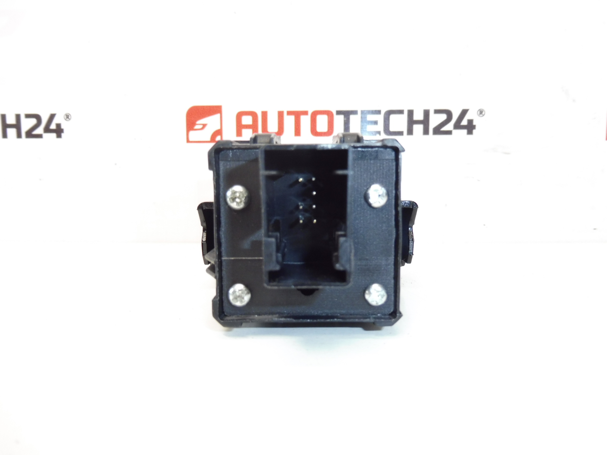 Ovladač ruční brzdy Citroën C4 Picasso Peugeot 3008 5008 9666405677 470706 nový