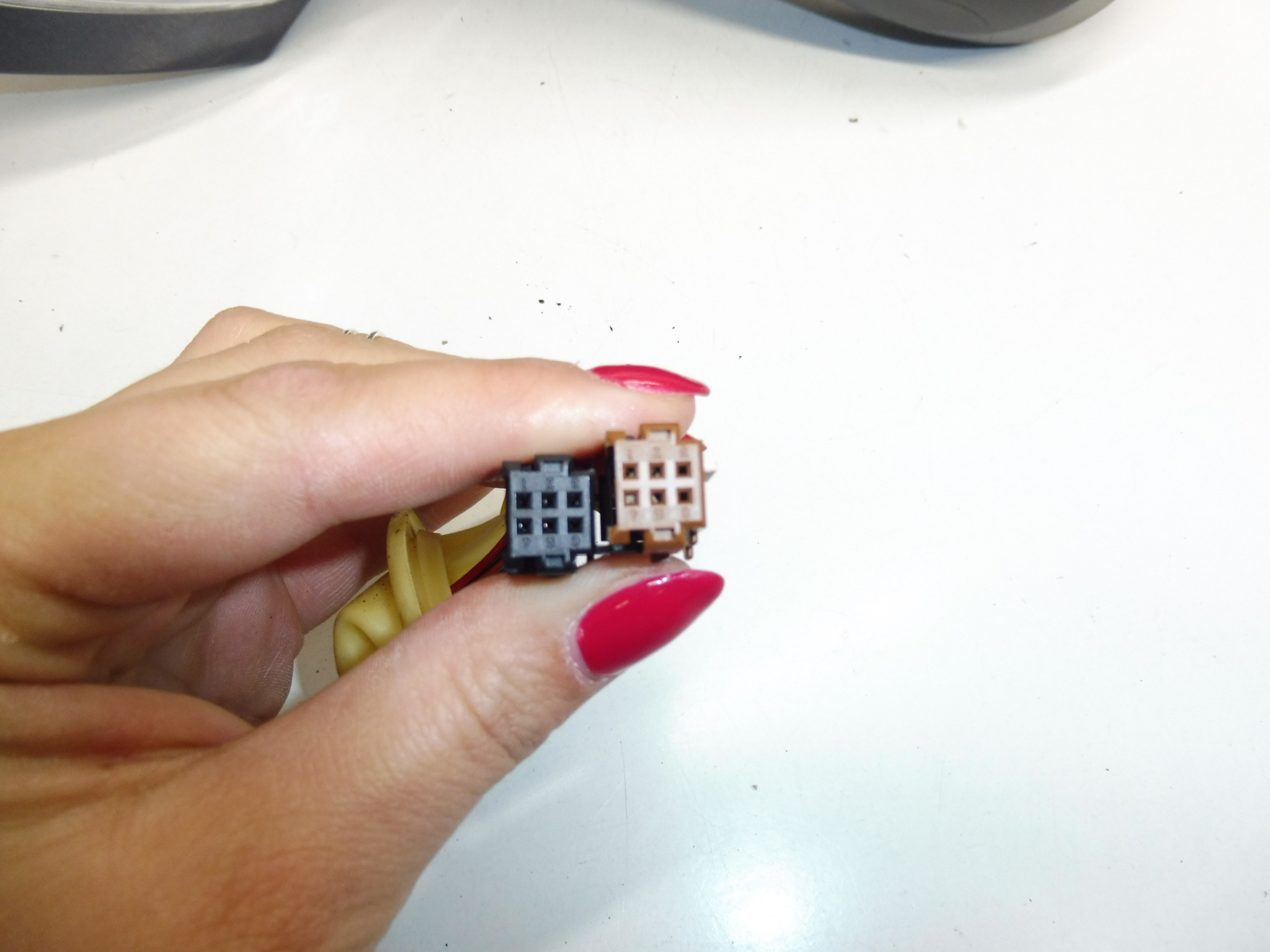 Levé zrcátko Peugeot 308 KGNC 8153NG