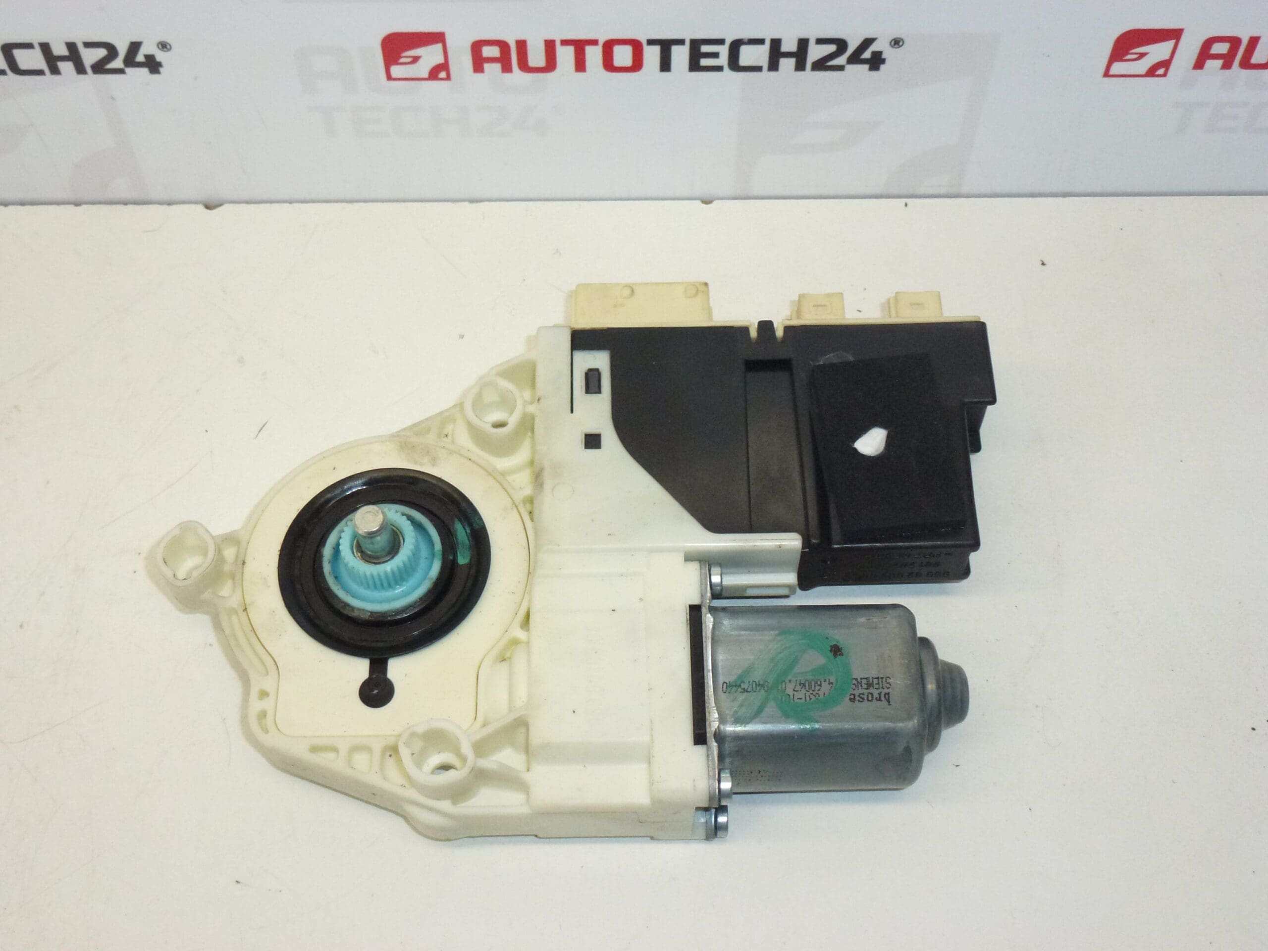 Elektromotor stahování pravého okna Citroën C4 9647442580 9222AQ