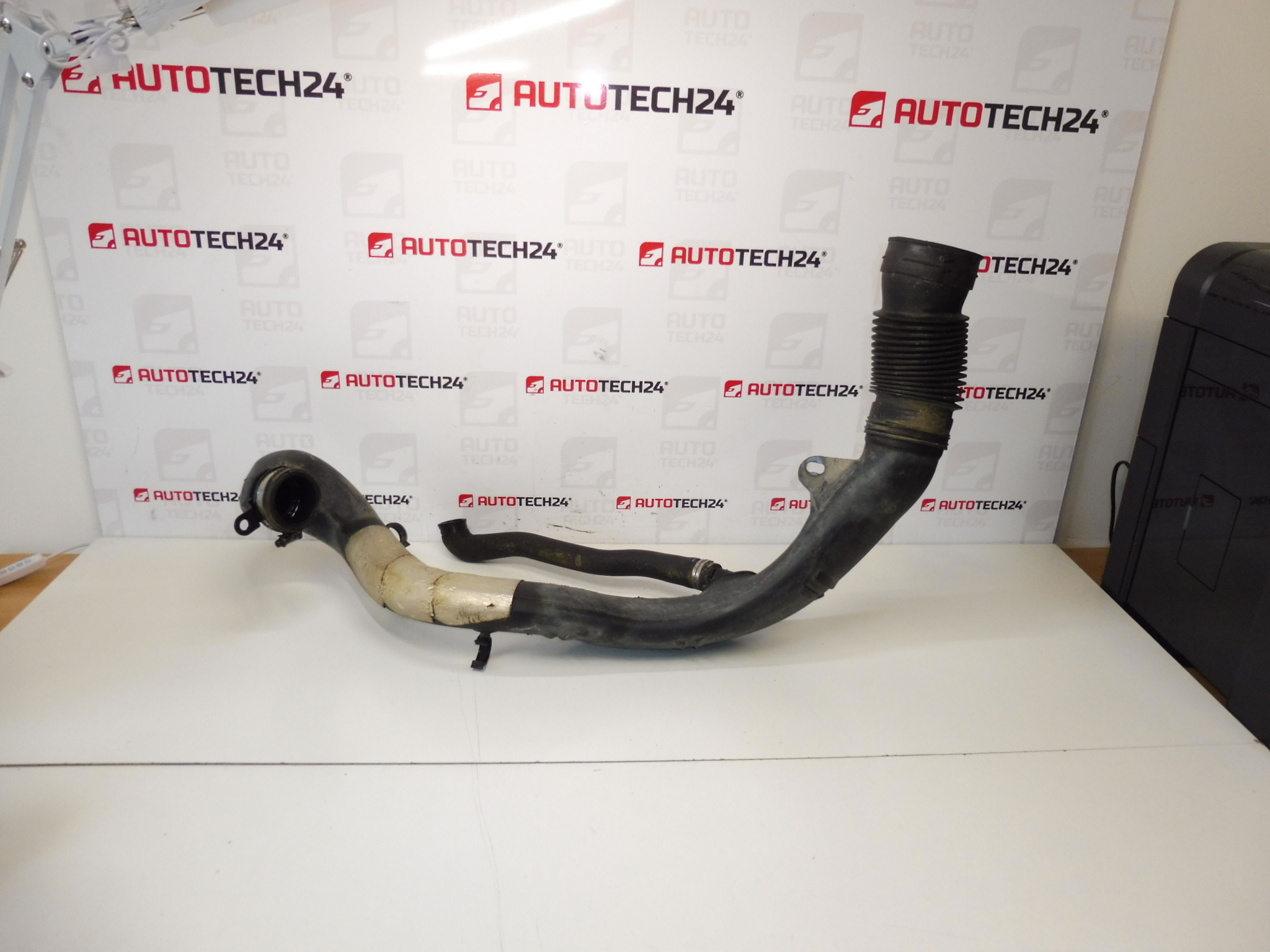 Přípojka vzduchu Citroën Peugeot 2.2 HDI 9628792080 14248P