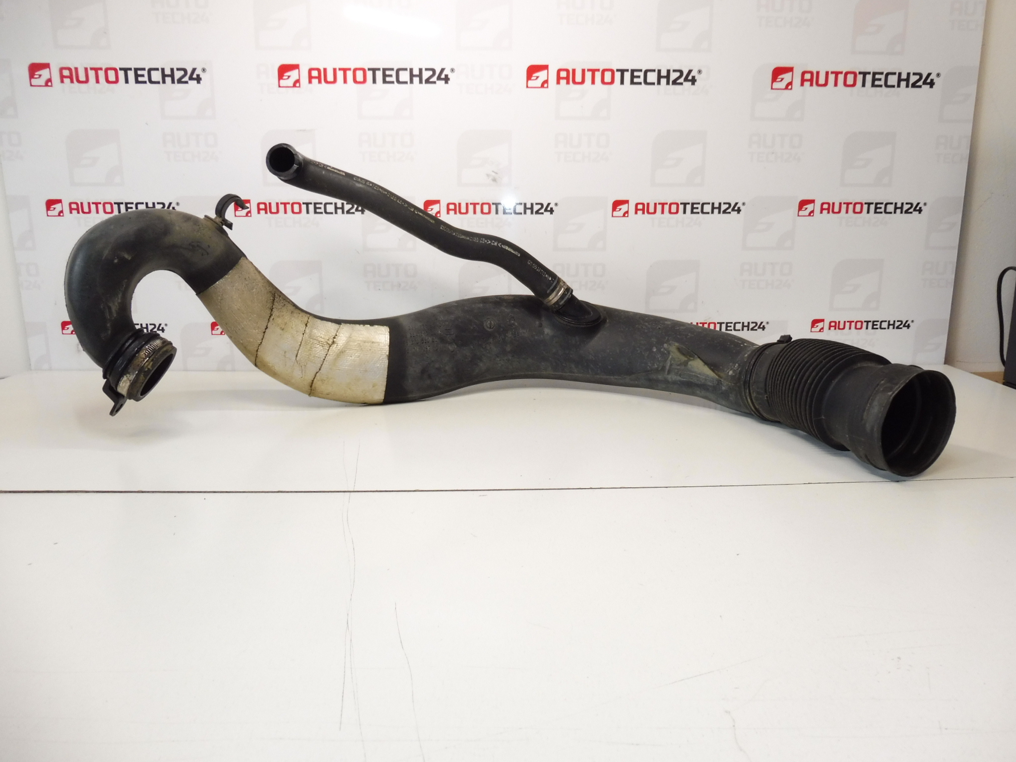 Přípojka vzduchu Citroën Peugeot 2.2 HDI 9628792080 14248P