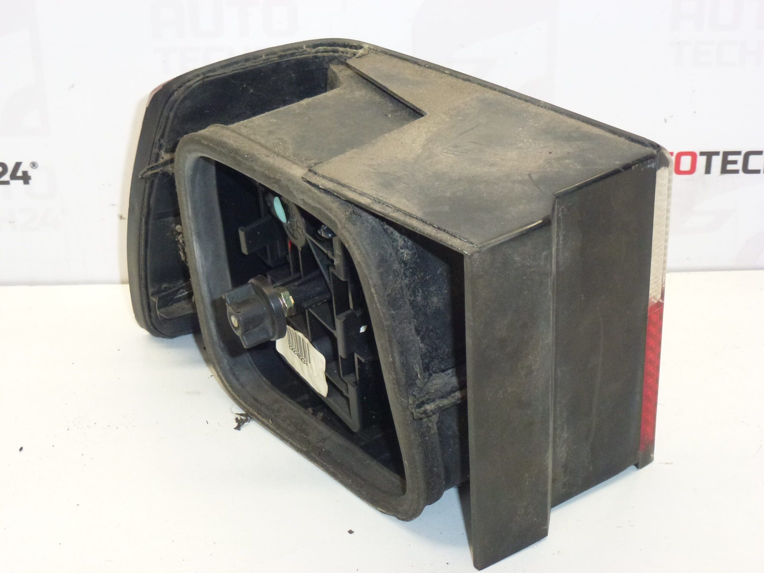 Pravá zadní lampa blatník Citroën Xantia 6351K0