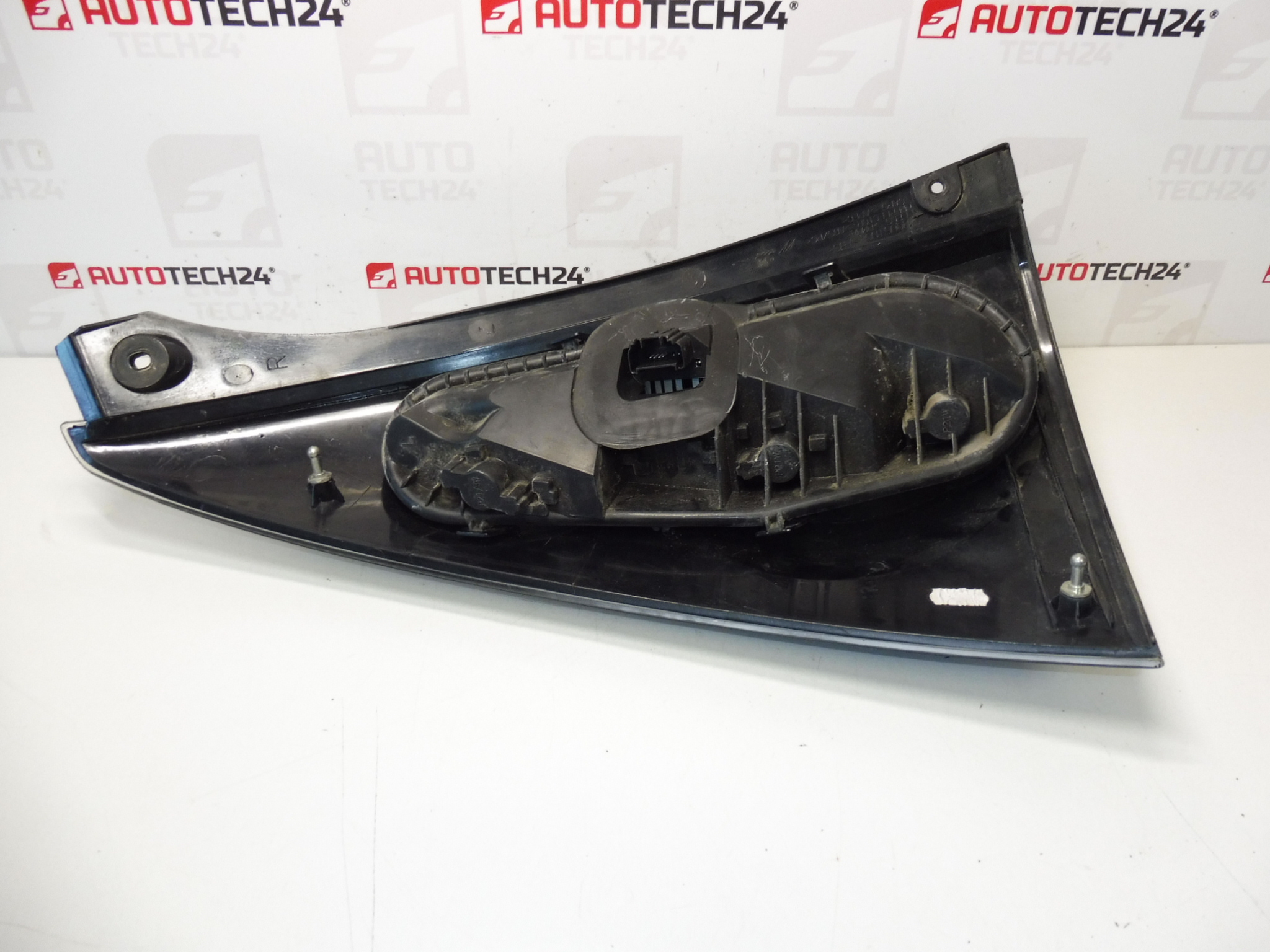 Pravá zadní lampa Citroën C1 81550-0H060 6351x8