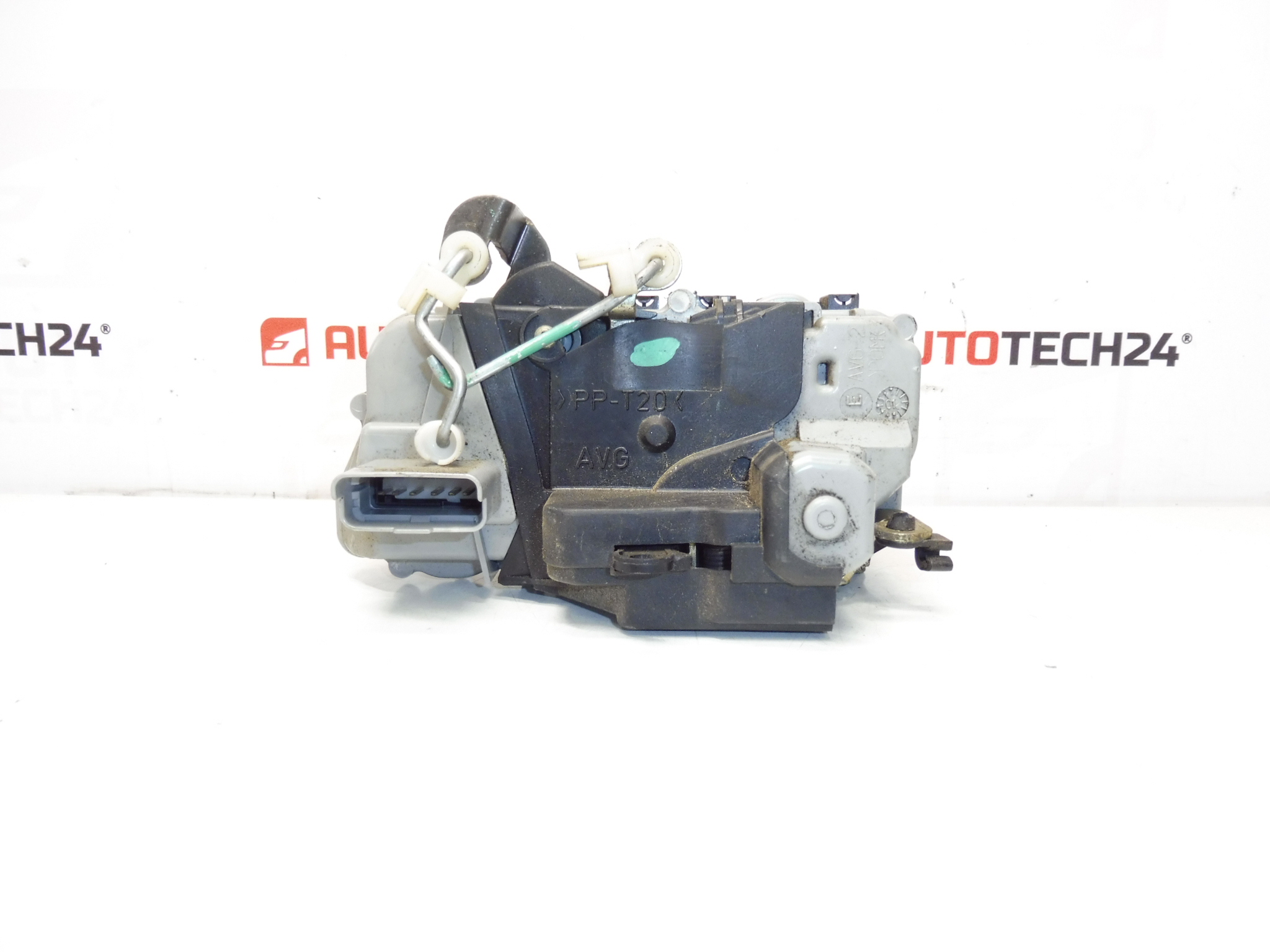 Zámek levých dveří Peugeot 307 3-dvéř 9135K4