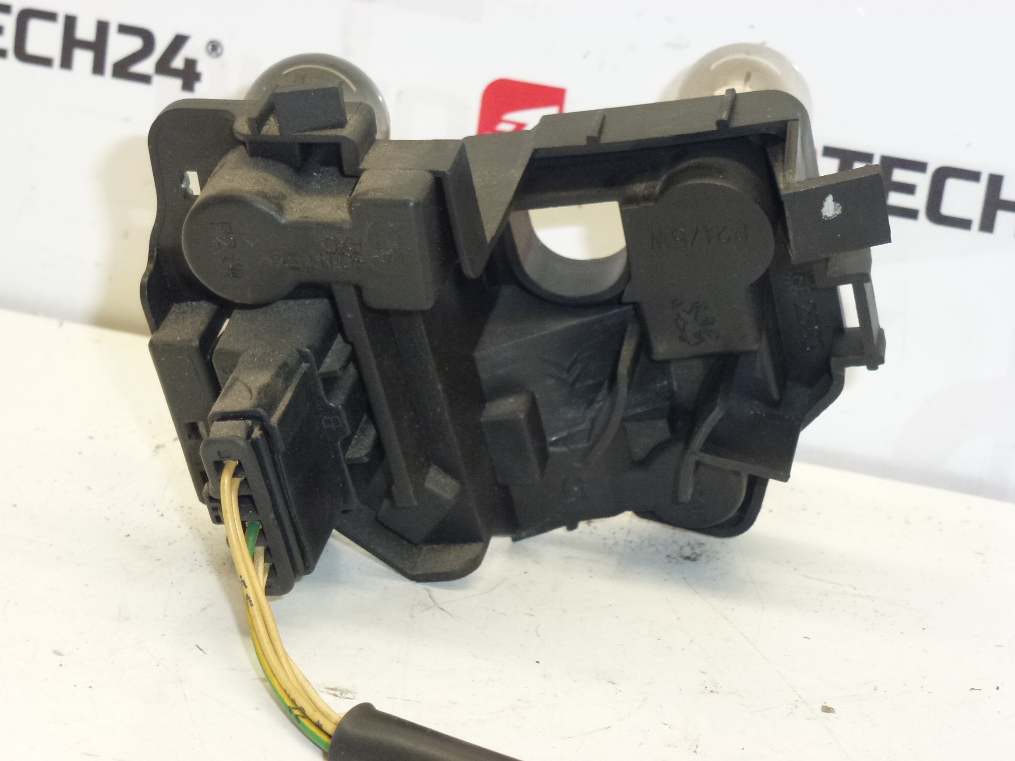 Patice pravé zadní lampy s kabeláží Peugeot 206 od 7/2003 6351S0