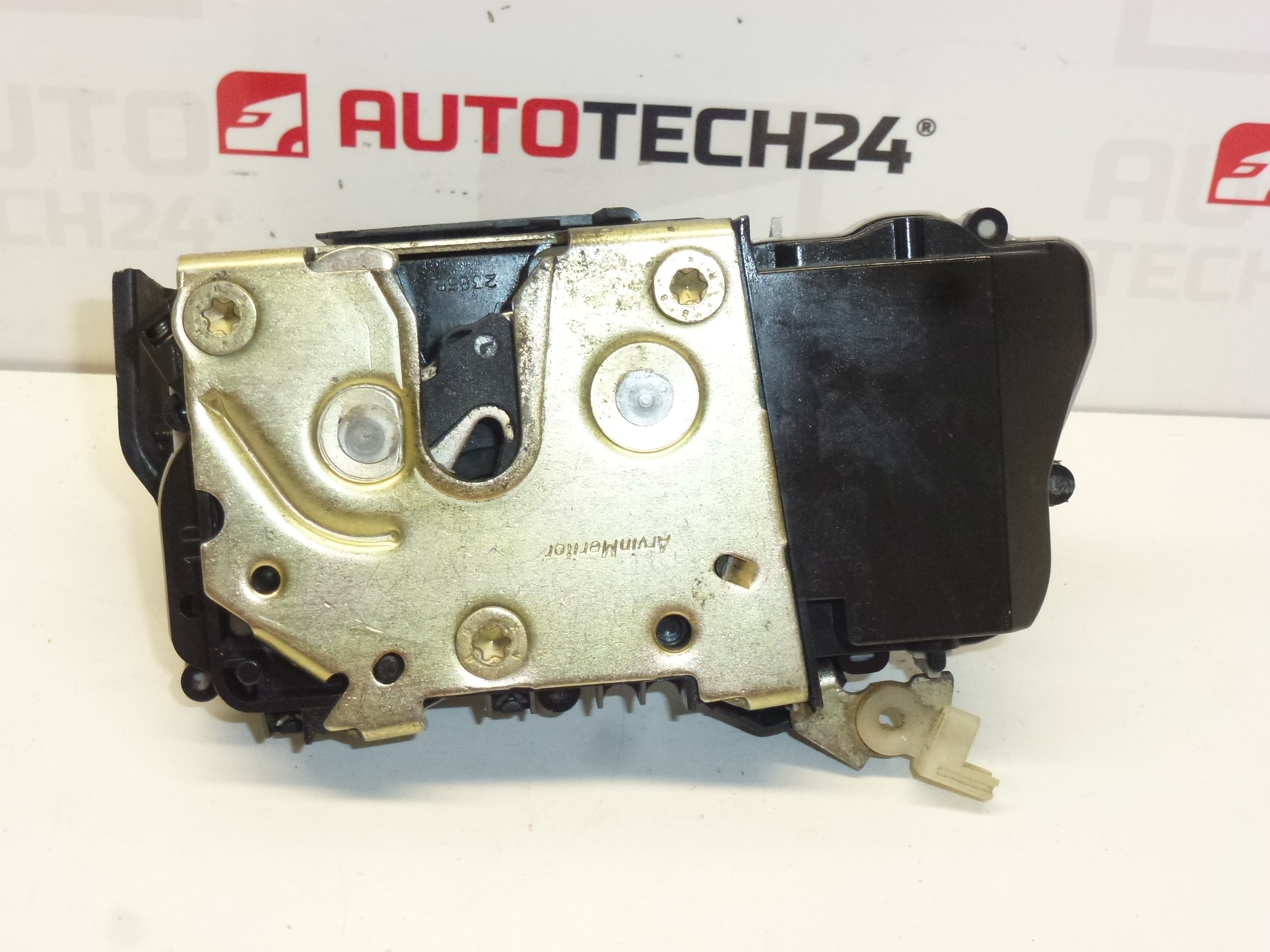 Zámek pravých předních dveří II Peugeot 307 9136Z9