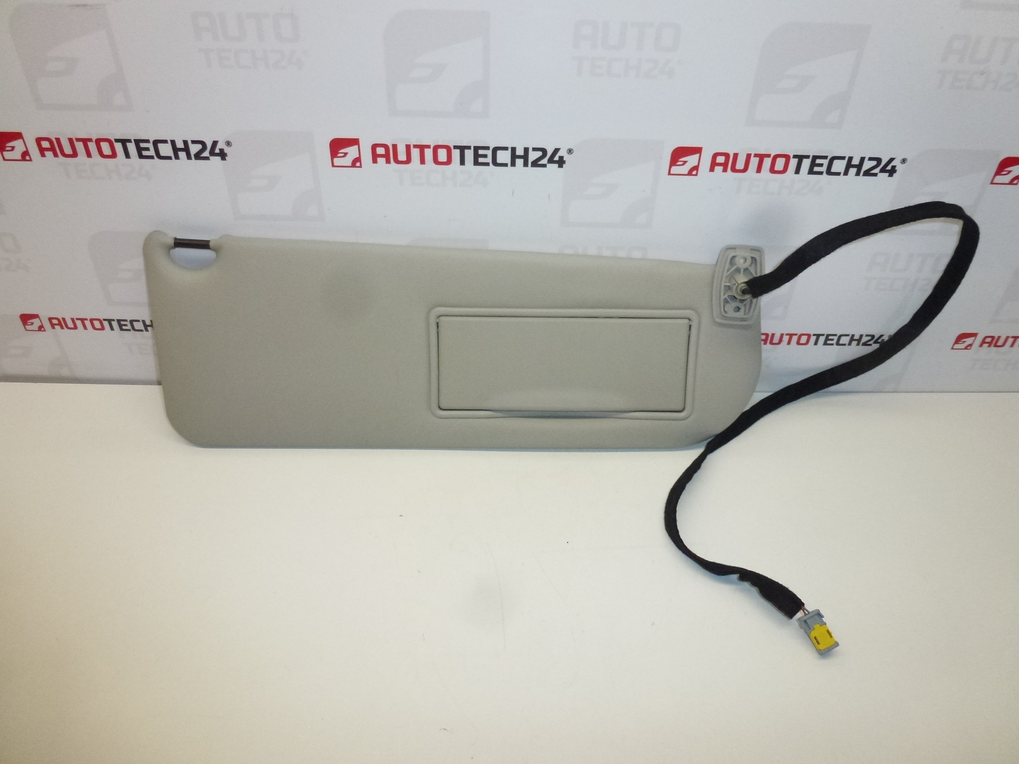 Sluneční clona Citroën C8 Peugeot 807, osvětlení - pravá 8143GN