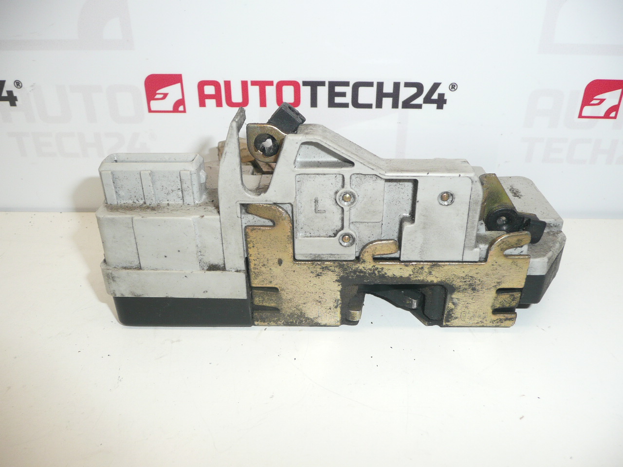 Zámek levých zadních dveří Peugeot 206 a 406 combi 913758