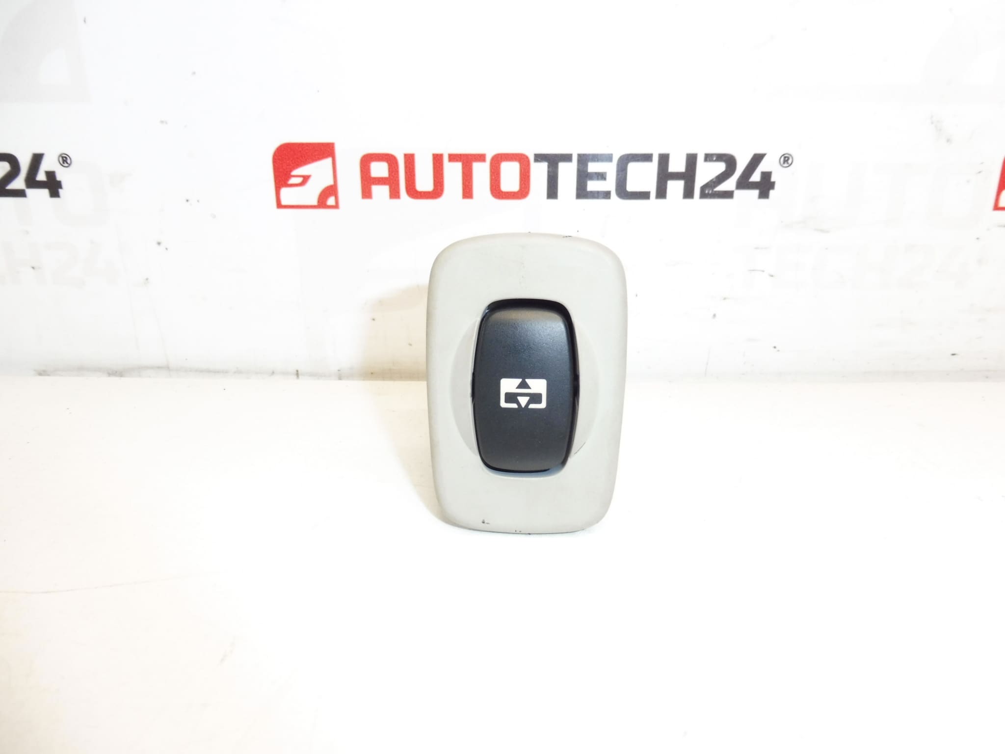 Ovladač střechy Citroën C8 Peugeot 807 14889230BJ 6554P8