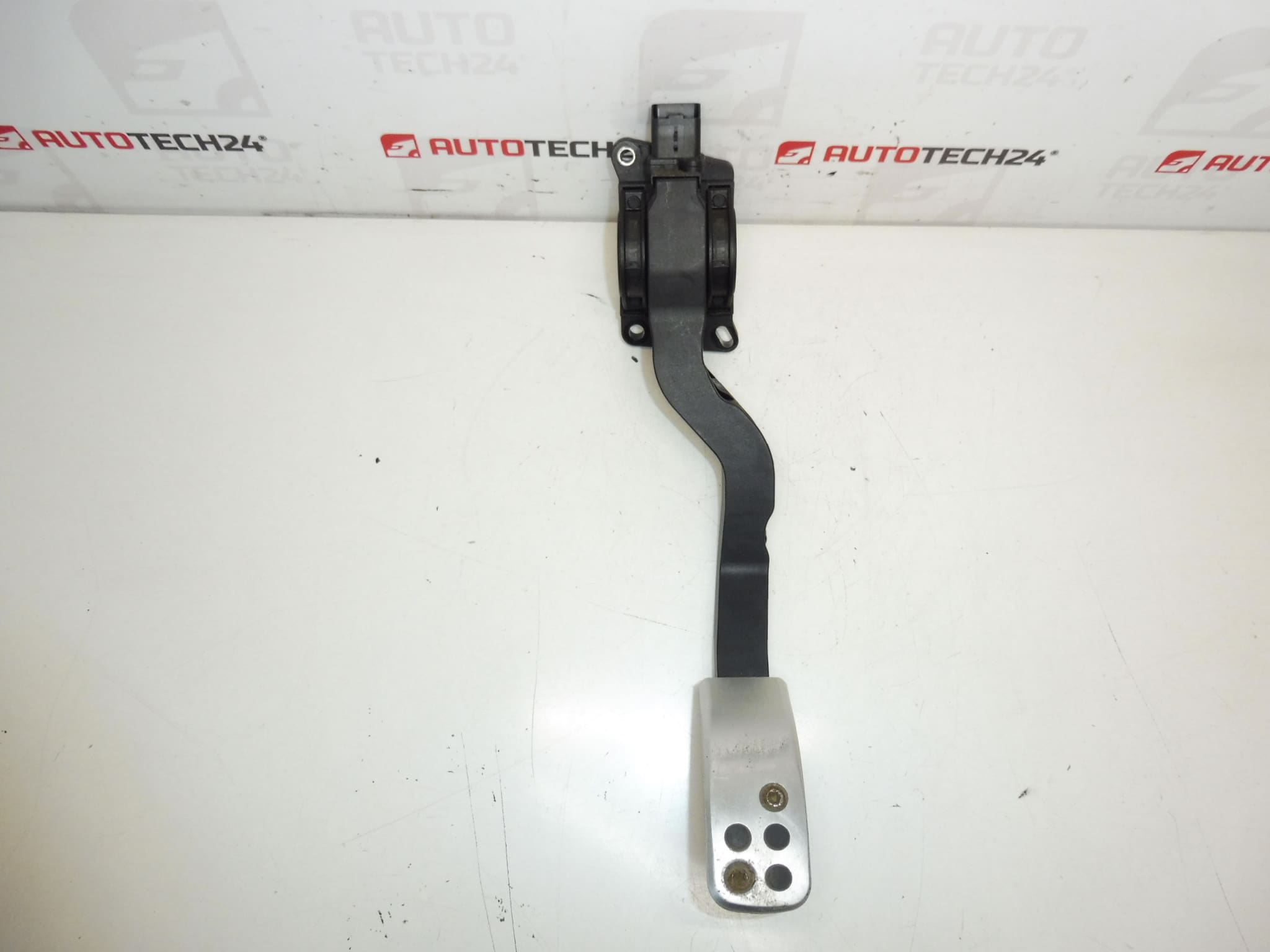 Plynový pedál Peugeot 206 0280752258 9647575580 1601Q3