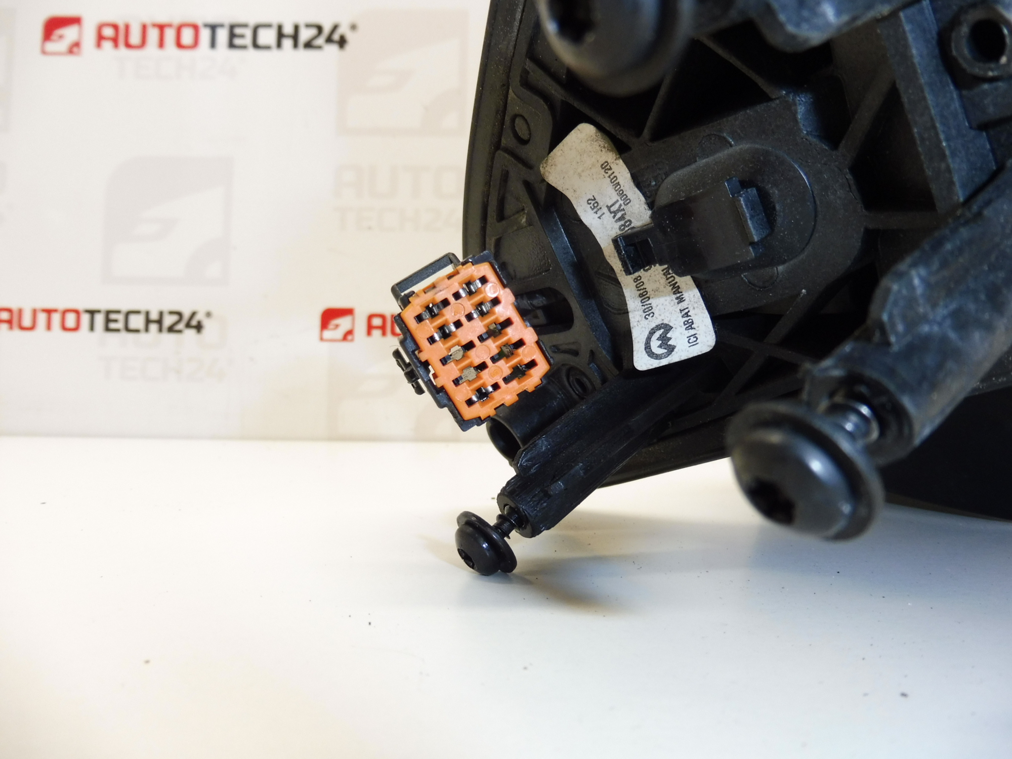 Levé zrcátko EZRC Citroën Xsara Picasso 96570984XT 815350