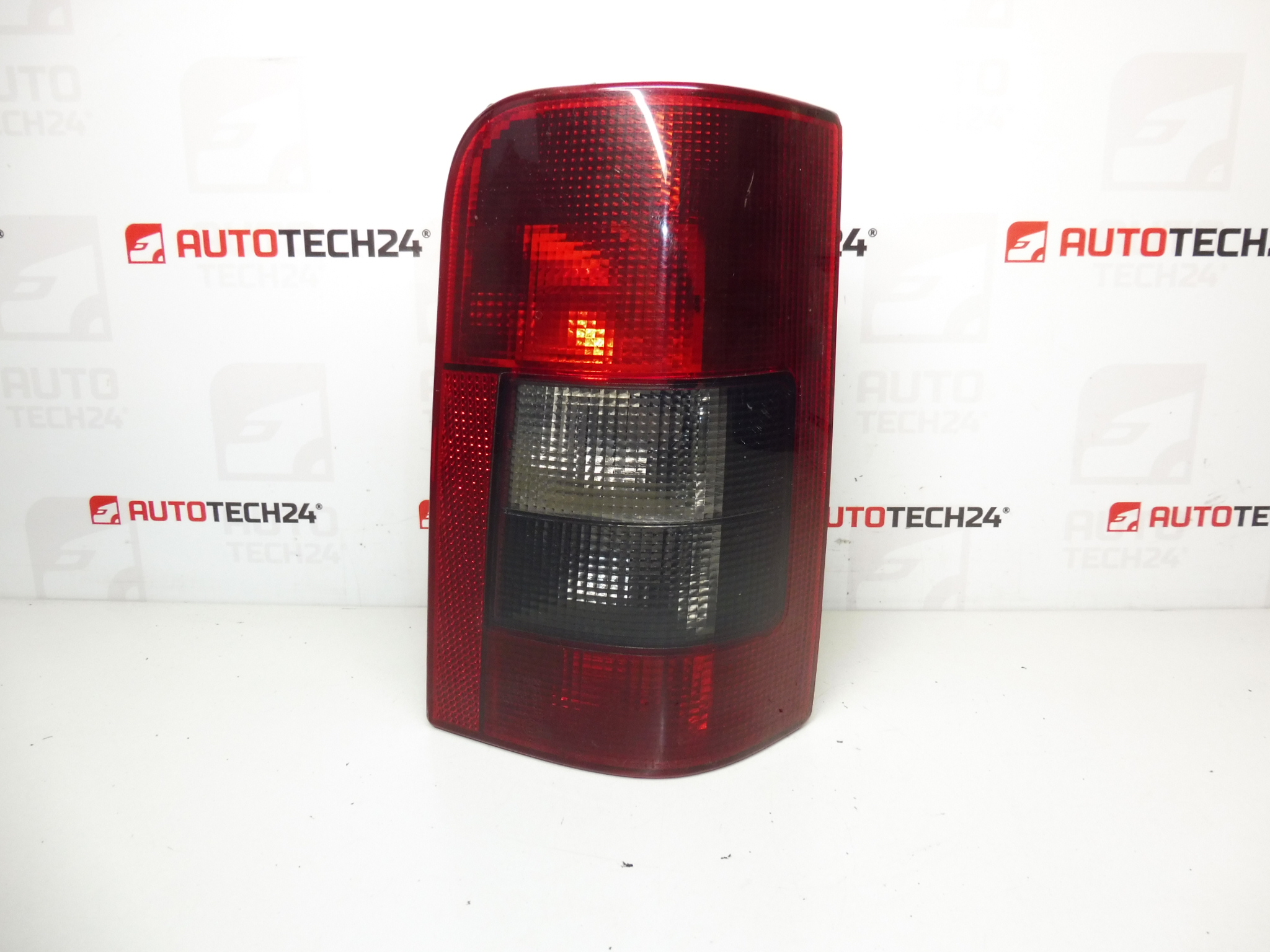 Pravá zadní lampa Citroën Peugeot 6351J1 6351H2