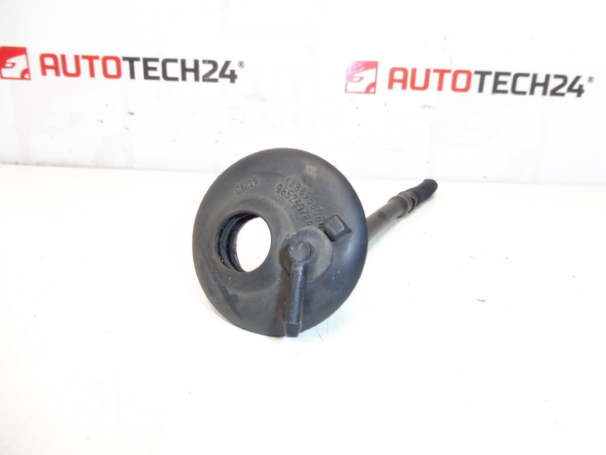 Přípojka vody zadního stěrače Citroën C8 Peugeot 807 6405L0