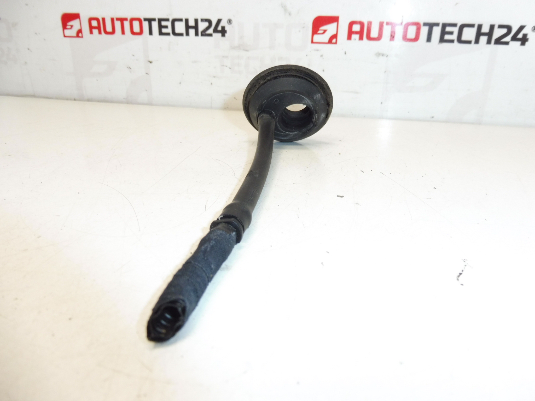 Přípojka vody zadního stěrače Citroën C8 Peugeot 807 6405L0