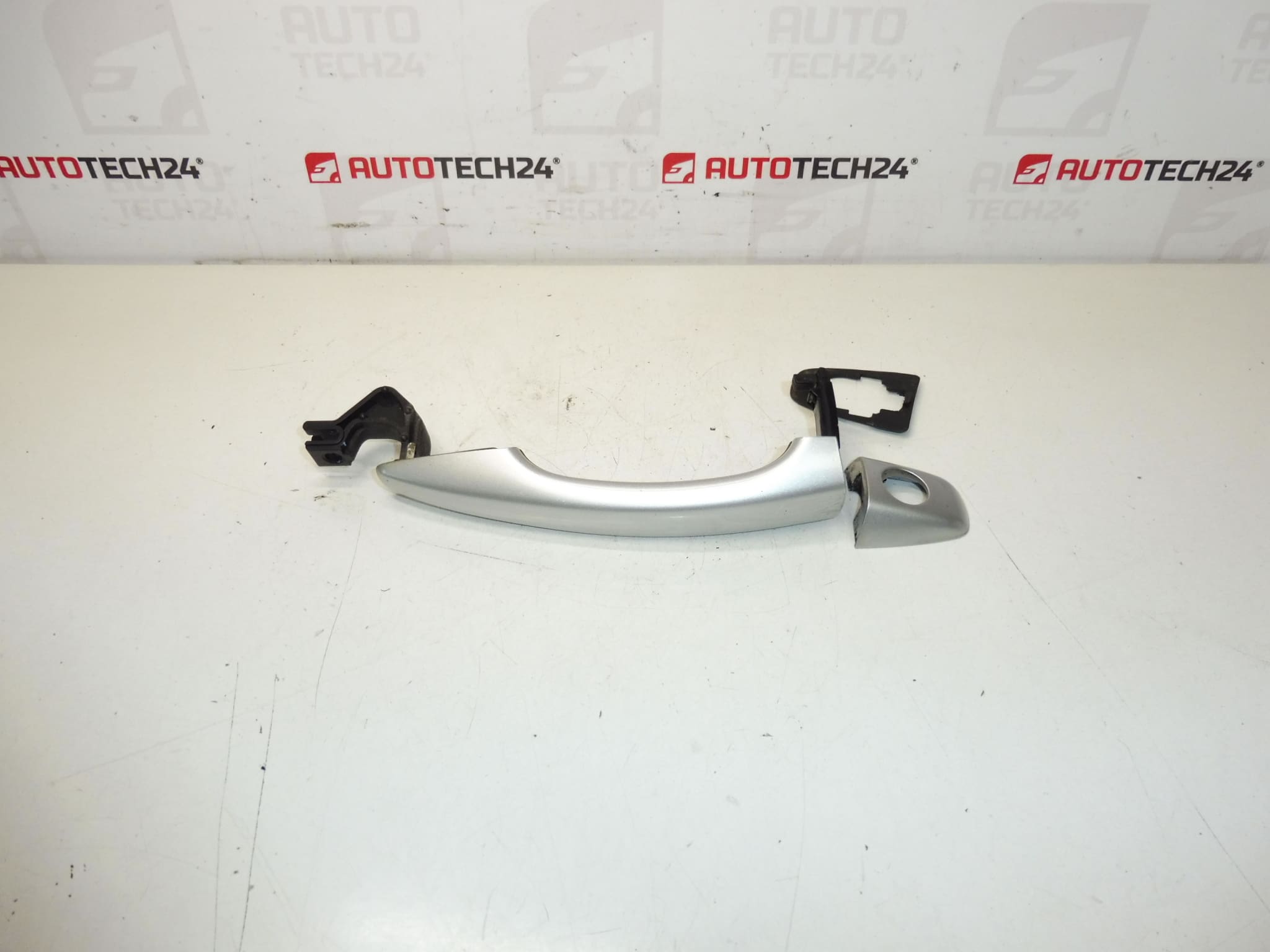 Klika dveří řidiče Citroën Peugeot DS EZRC 9101LV