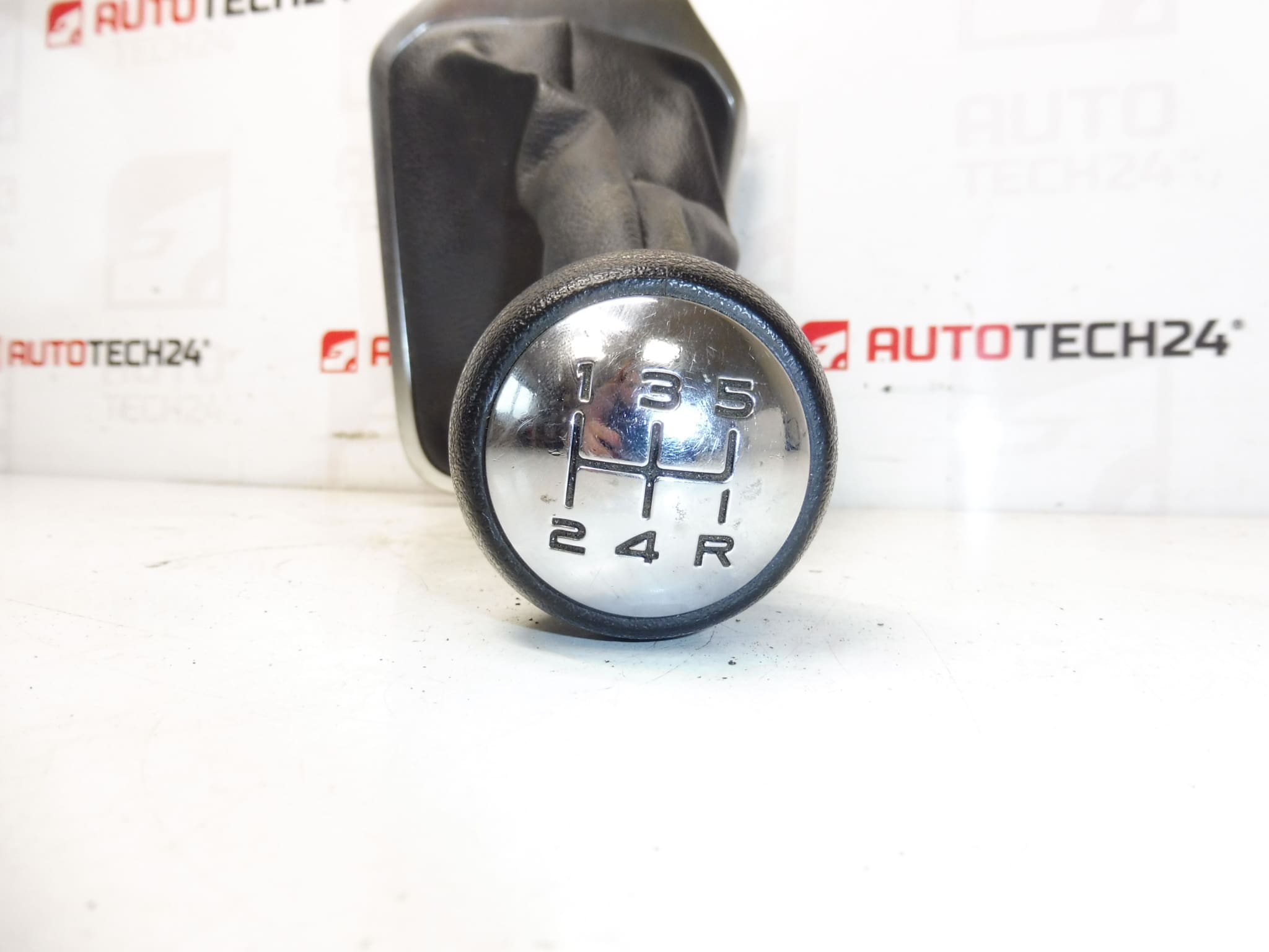 Řadící páka Peugeot 301 a Citroen C-Elysée 2403CN 96748353VV 16088723ZD - Obrázek 2