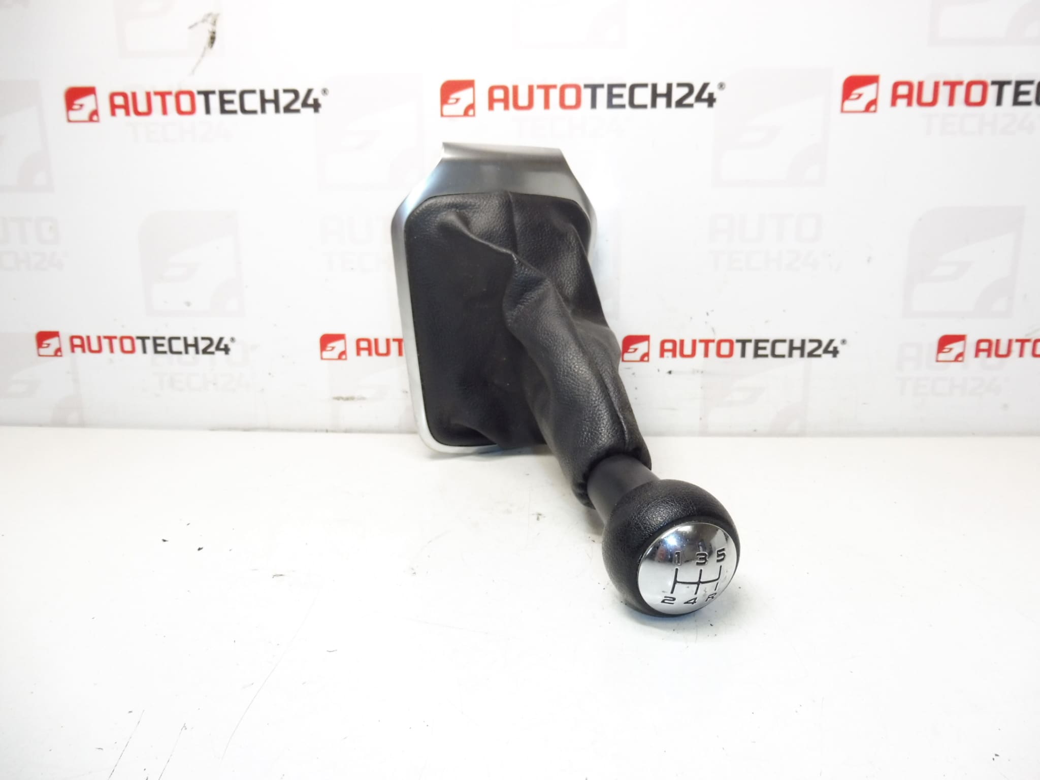 Řadící páka Peugeot 301 a Citroen C-Elysée 2403CN 96748353VV 16088723ZD