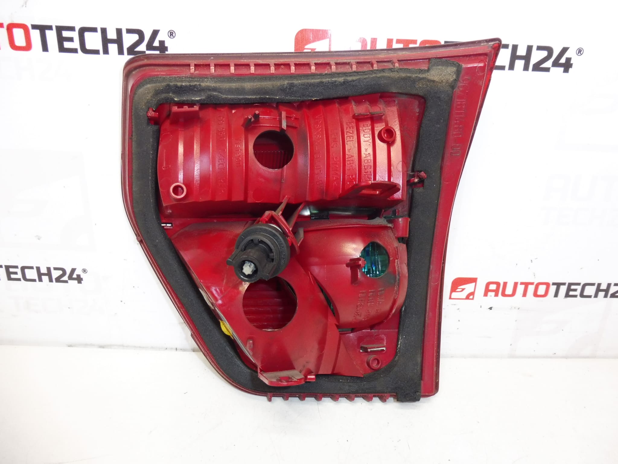 Zadní levé vnitřní světlo Citroën C5 X7 9671811480 6351JR - Obrázek 2