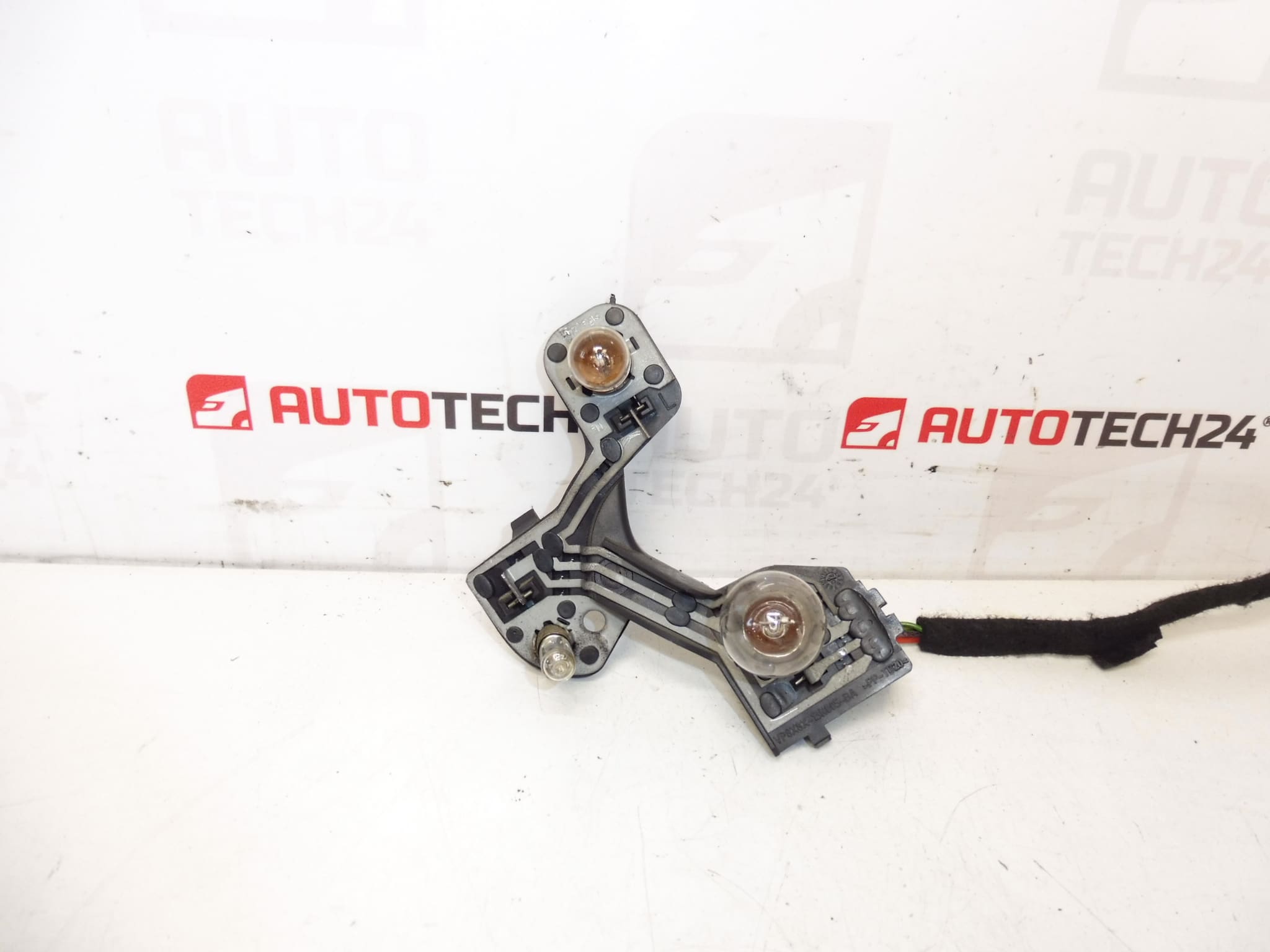 Patice pro zadní světlo vnitřní Citroën C5 X7 9671811480 6351JR