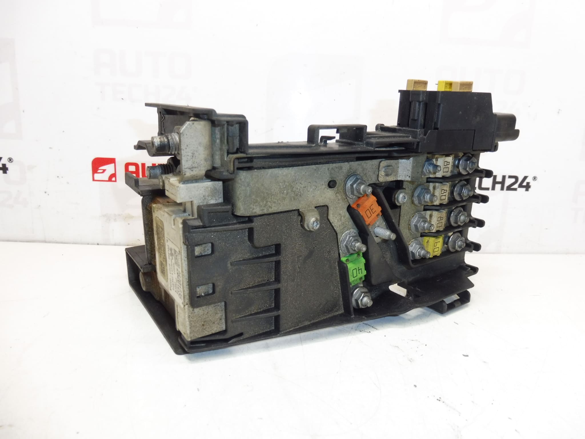 Pojistkový Modul Citroën Peugeot 9665794680 28201235 6500HE - Obrázek 2