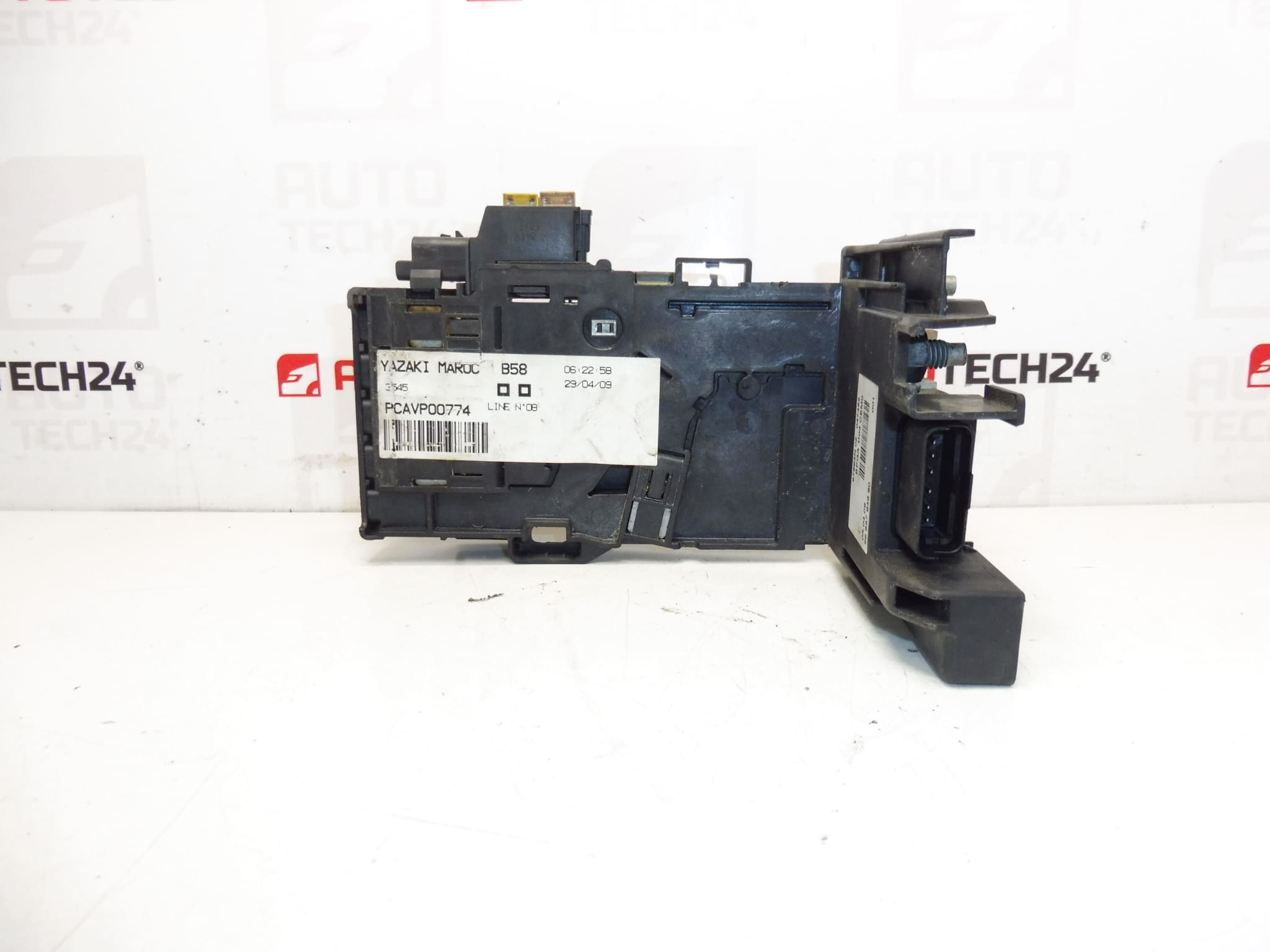 Pojistkový modul Citroën Peugeot 9665794680 28201235 6500HE