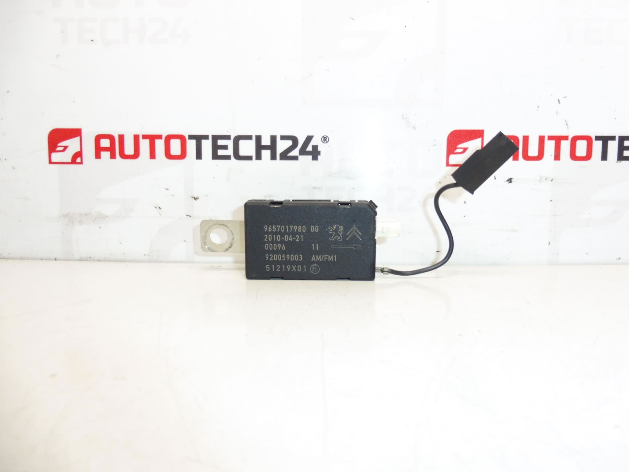 Anténní modul FM2 Citroën Peugeot 9657017980
