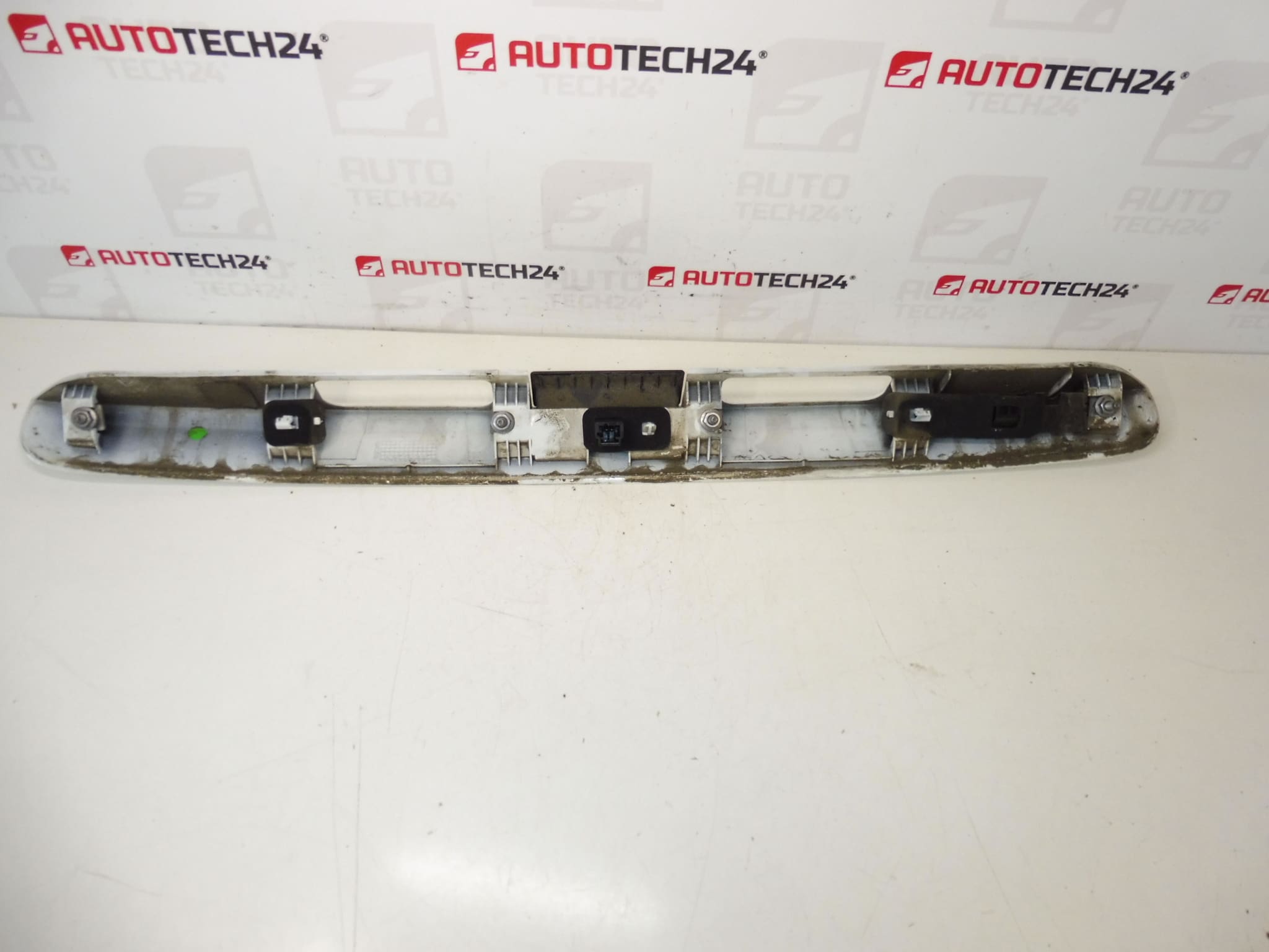 Madlo zadního víka dveří Peugeot 207 SW 8742R2 EWP - Obrázek 2