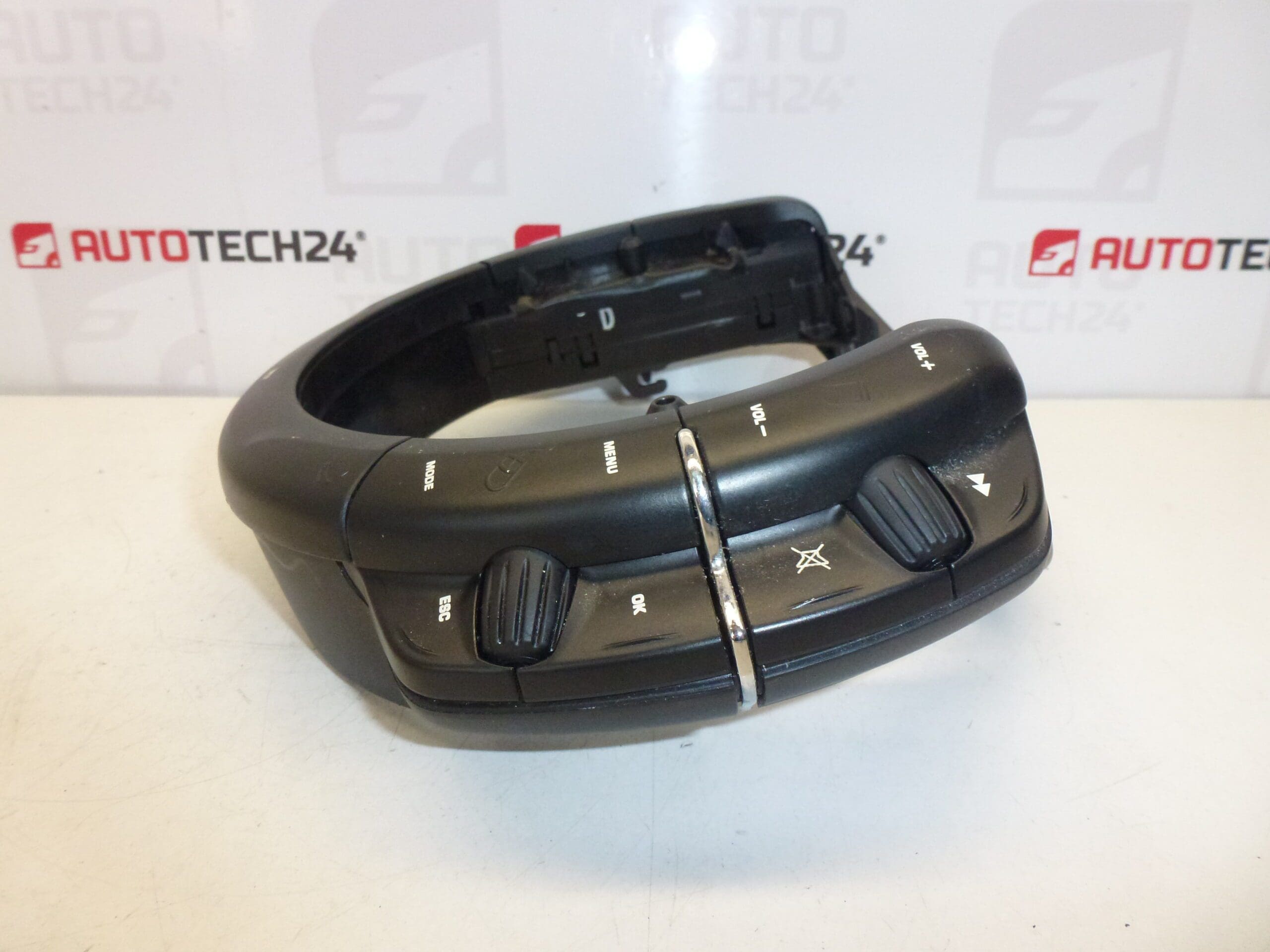 Ovladače na volantu Citroën C4 96624938XT 6242P0 - Obrázek 2