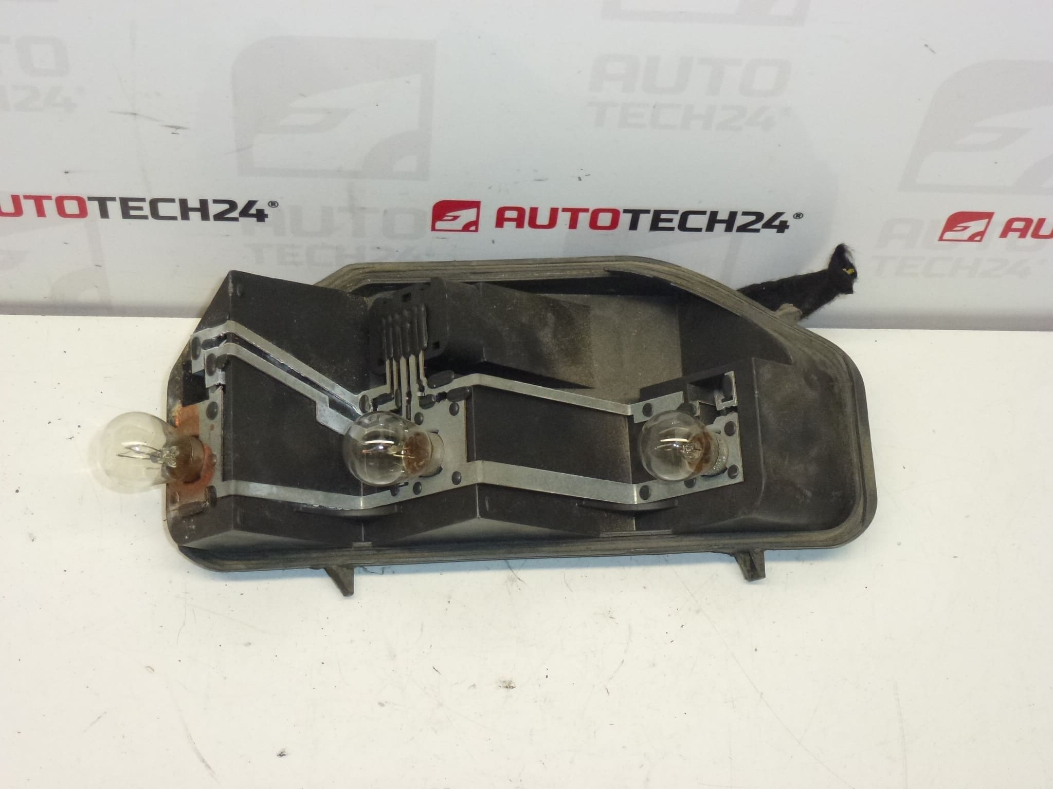 Patice s kabeláží pravé zadní lampy Peugeot 407 KOMBI 6351T3 6351FR