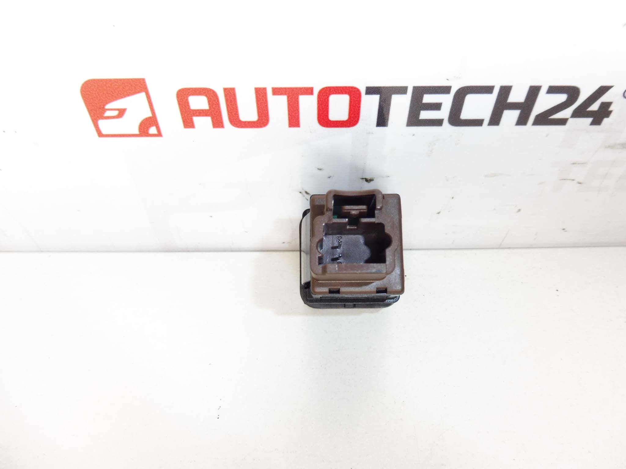 Vypínač Airbagu Spolujezdce Citroën Peugeot 96373205ZD 9637320577 - Obrázek 2