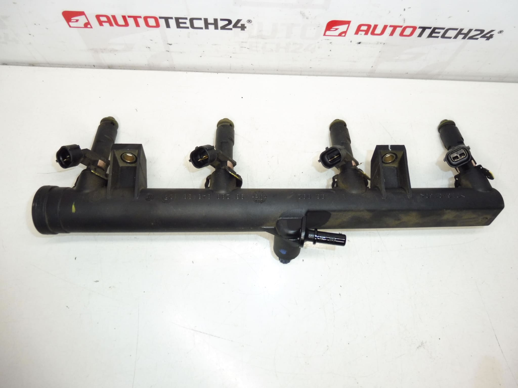 Palivová rampa pro Citroën/Peugeot 1.8 16V a 2.0 16V, kódy 157088 / 1984G3 - Obrázek 2