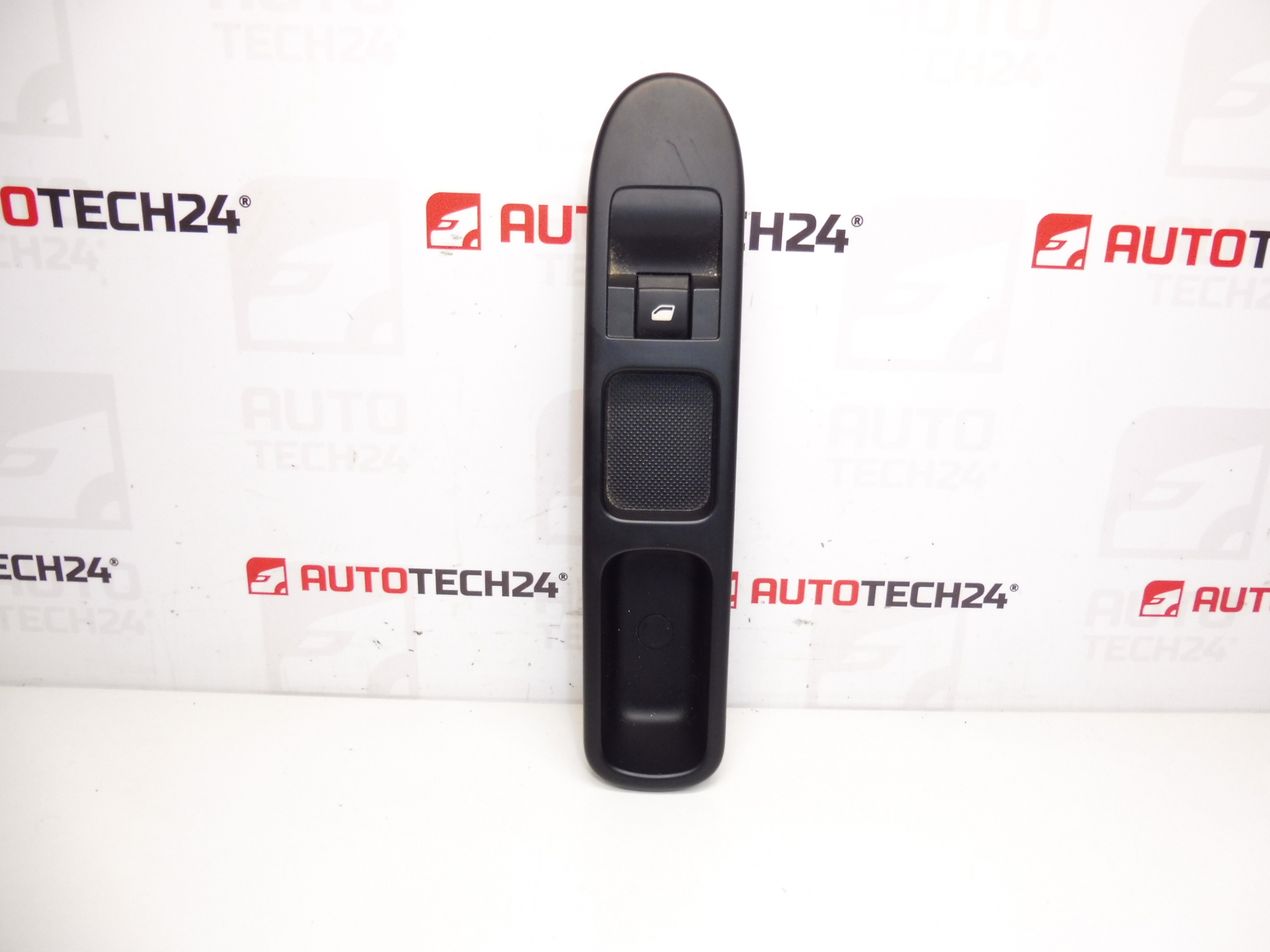 Ovladač okna Citroën C3 Picasso 6490P9