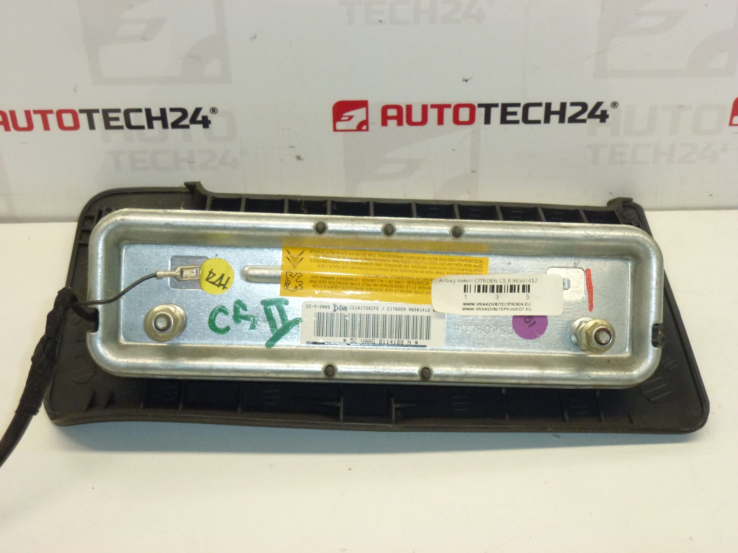 Kolenní airbag tmavě šedý Citroën C5 96501412 8216EP - Obrázek 2